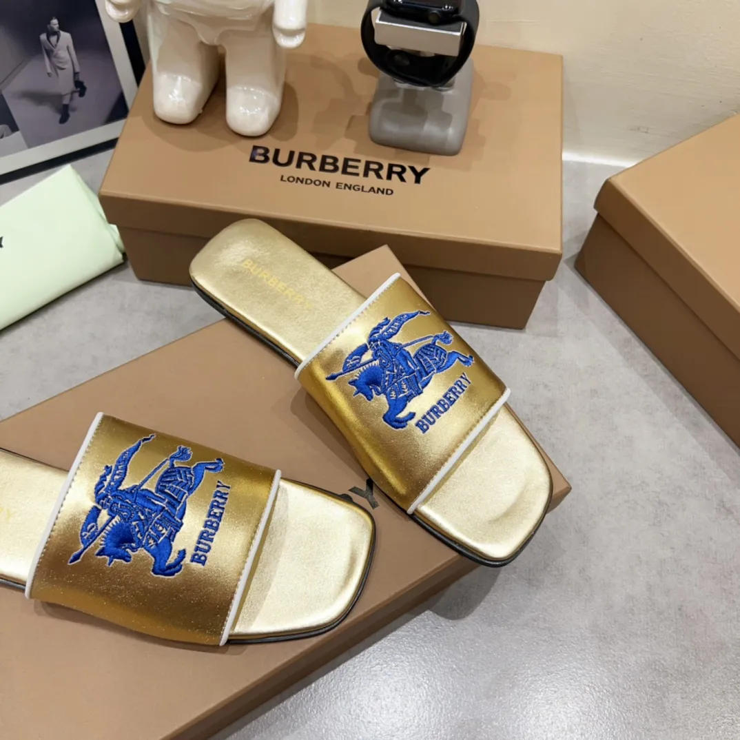 Burberry ゴールド チャンキーヒール スリッパ - 画像 (8)