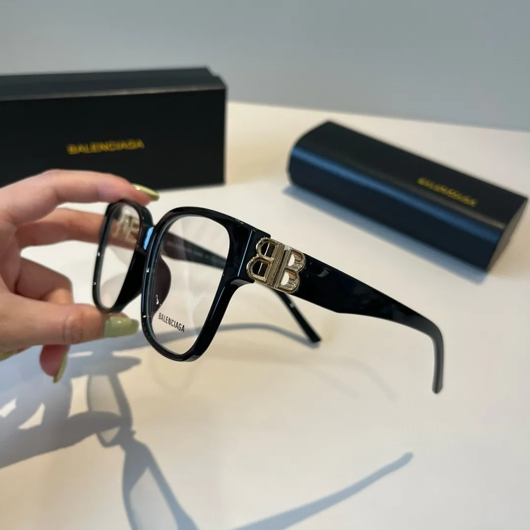 BALENCIAGA新作黒スクエアフレームサングラス - 画像 (5)