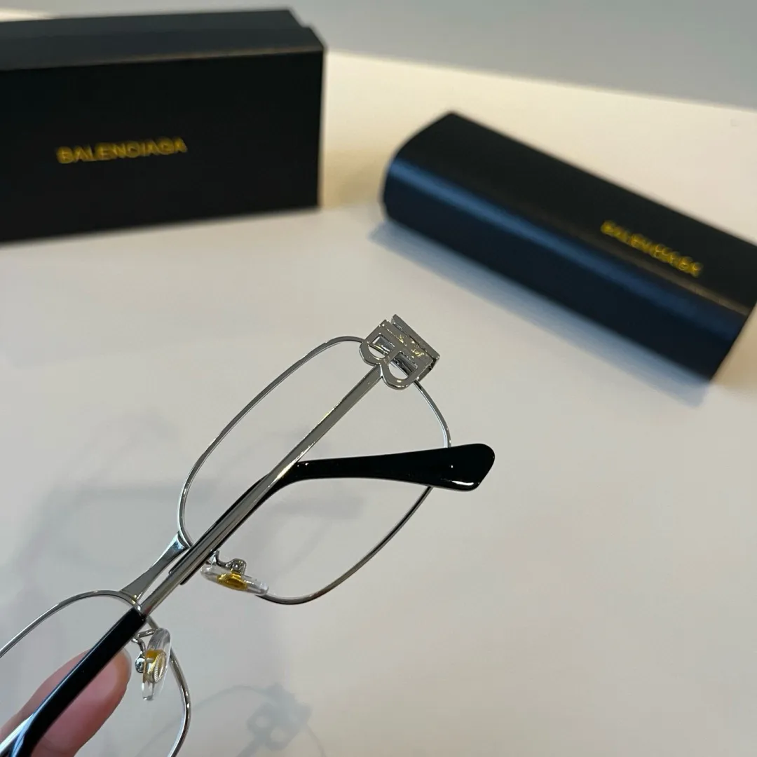 BALENCIAGA新作黒スクエアフレームサングラス - 画像 (8)