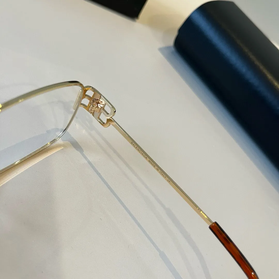 BALENCIAGA新作黒スクエアフレームサングラス - 画像 (5)