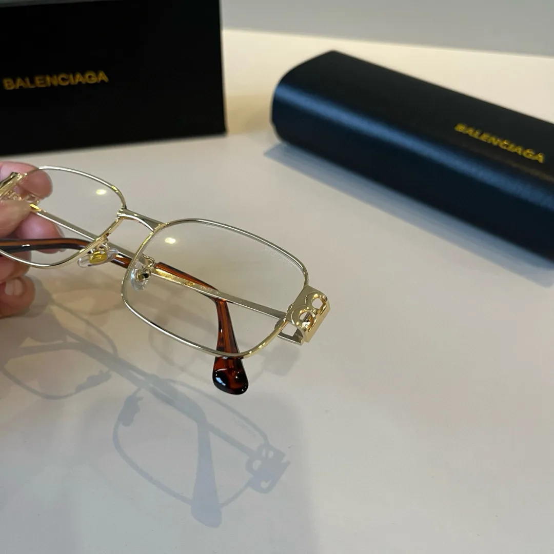 BALENCIAGA新作黒スクエアフレームサングラス - 画像 (9)