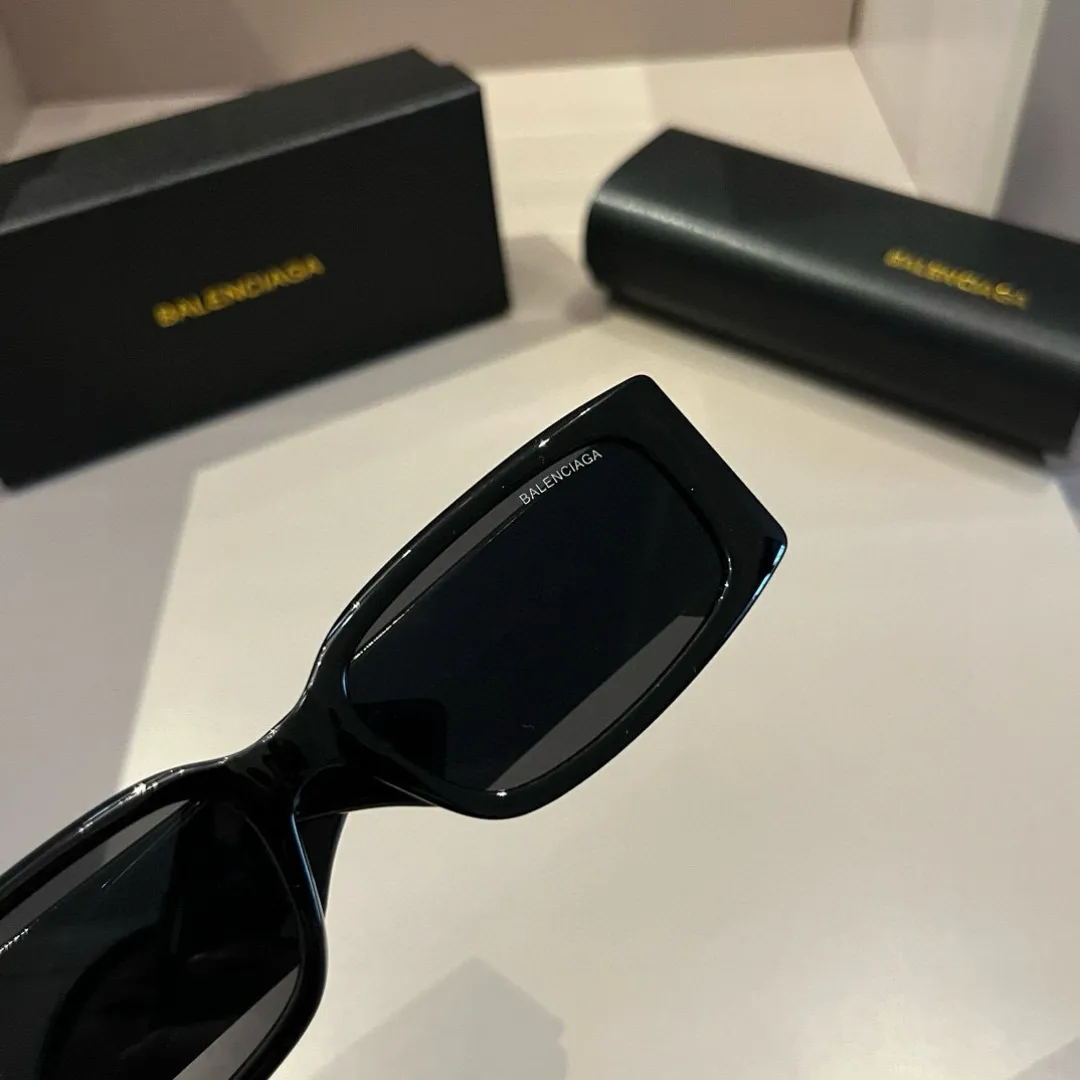 BALENCIAGA新作黒キャッツアイサングラス - 画像 (7)