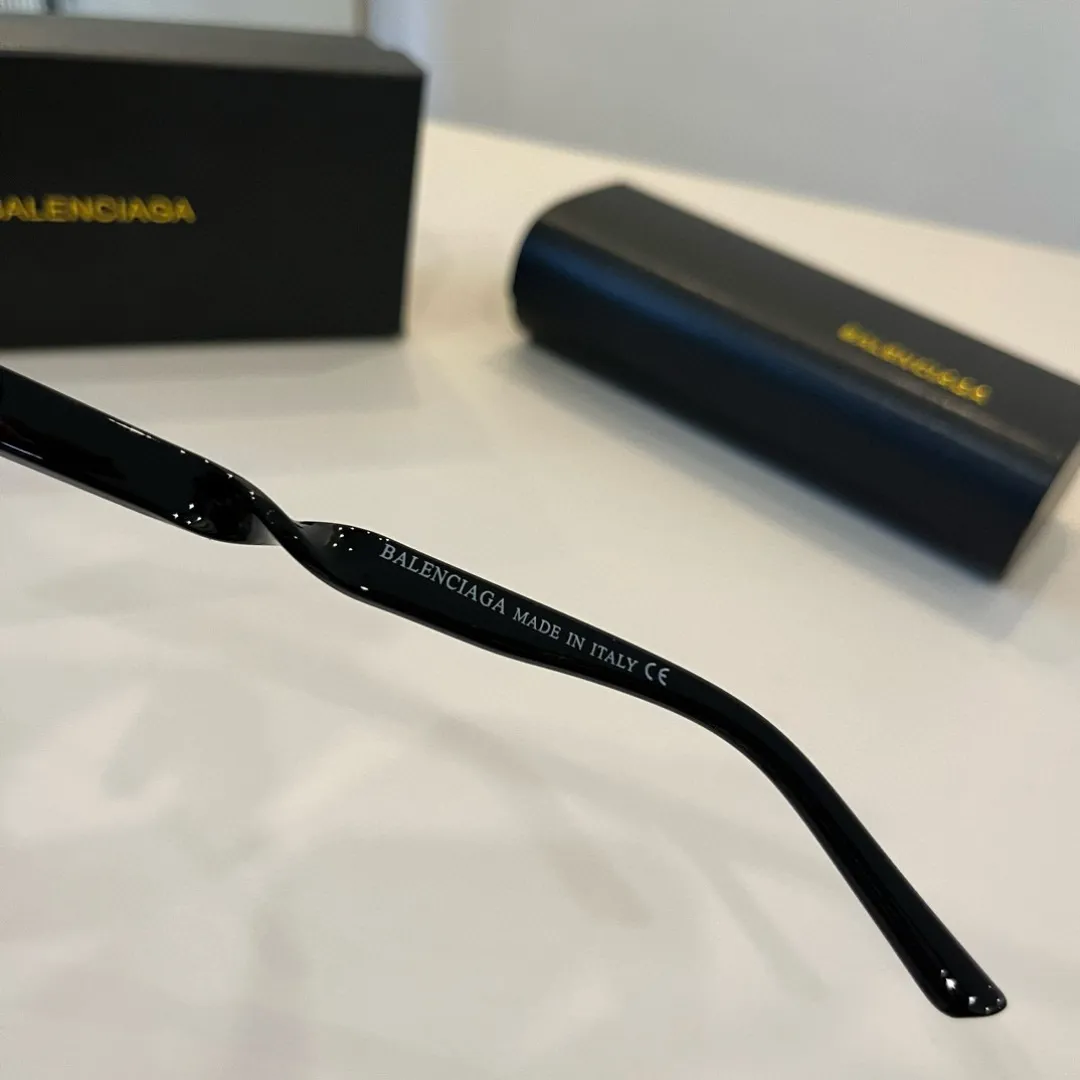 BALENCIAGA新作黒キャッツアイサングラス - 画像 (9)