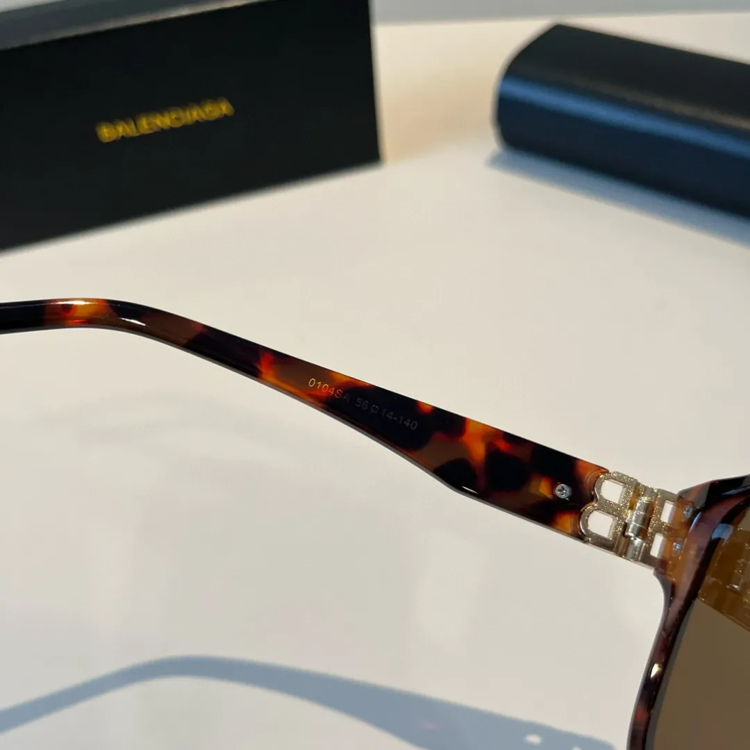BALENCIAGA新作黒サングラスファッション - 画像 (11)