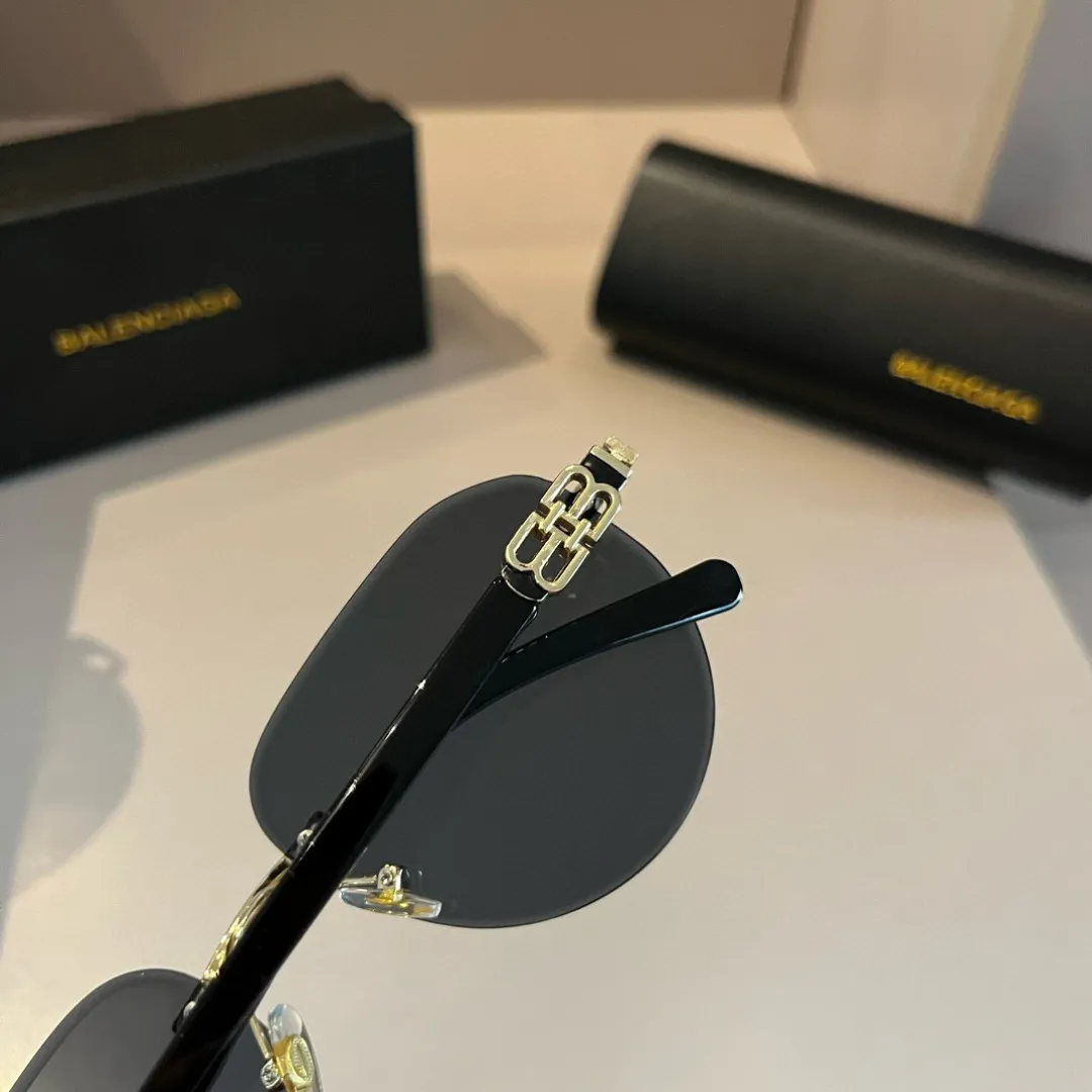 BALENCIAGA新作黒アークサングラス - 画像 (9)