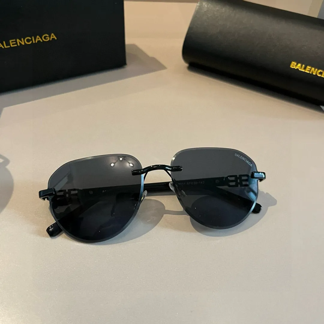 BALENCIAGA新作黒サングラスアークデザイン - 画像 (5)