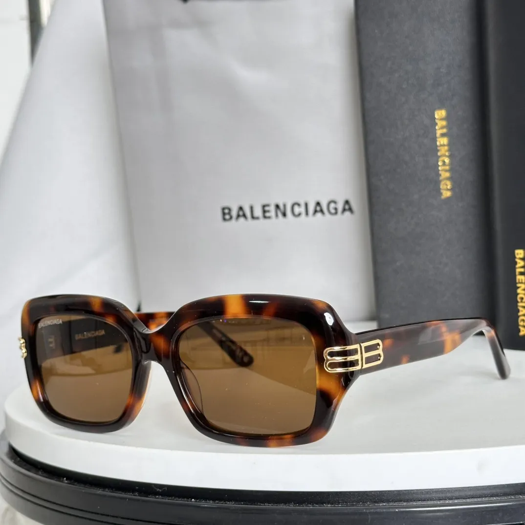 BALENCIAGA新作黒アークサングラス - 画像 (4)