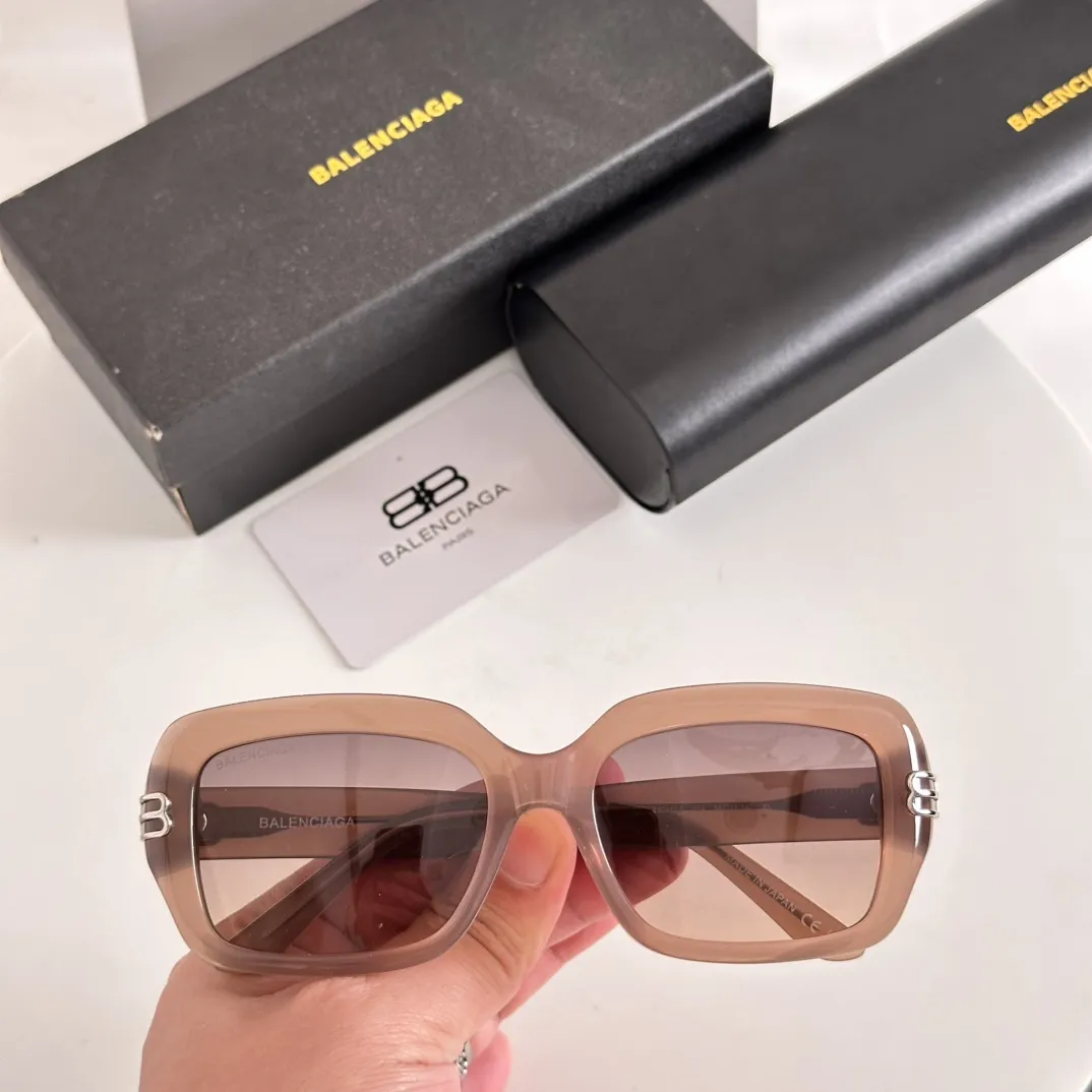 BALENCIAGA新作ピンクサングラスアーク型 - 画像 (6)