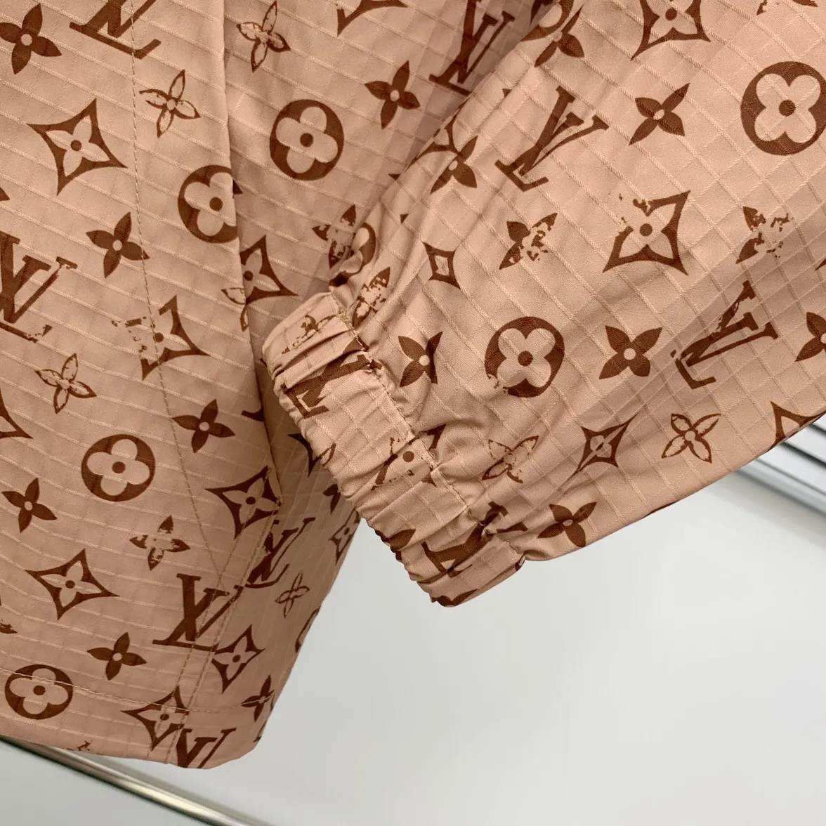 LOUIS VUITTON 2025年秋冬 注目のジャケット ブラック ブラウン - 画像 (9)