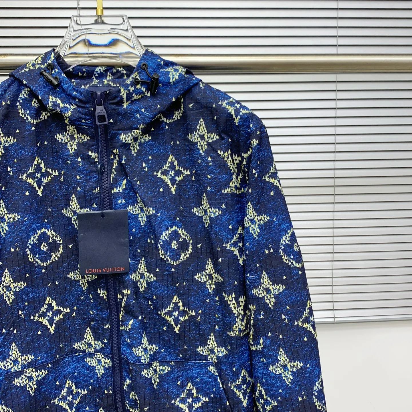 LOUIS VUITTON ブルー柄ジップアップジャケット - 画像 (4)