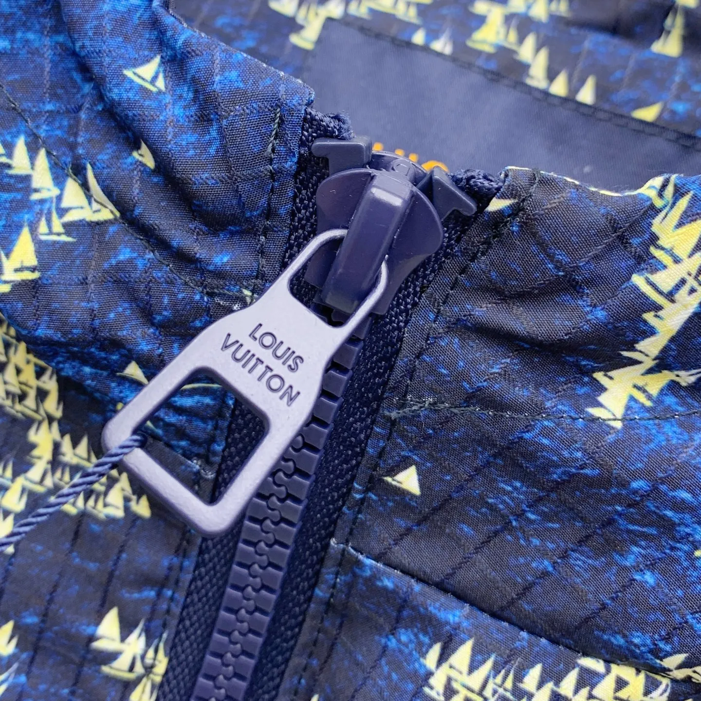 LOUIS VUITTON ブルー柄ジップアップジャケット - 画像 (6)