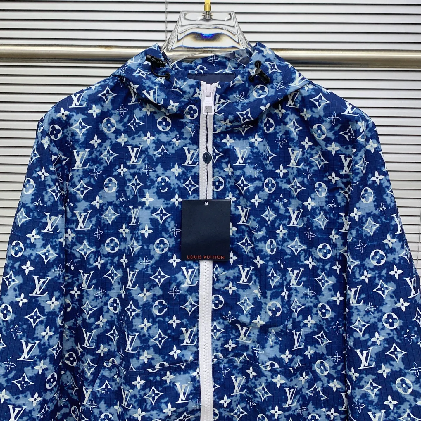 LOUIS VUITTON ブルー柄ジップアップジャケット - 画像 (3)