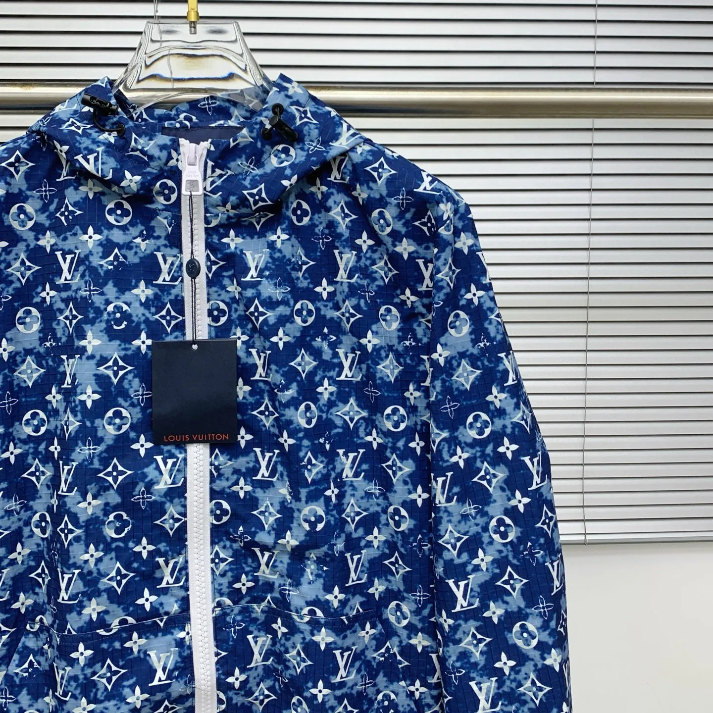LOUIS VUITTON ブルー柄ジップアップジャケット - 画像 (4)