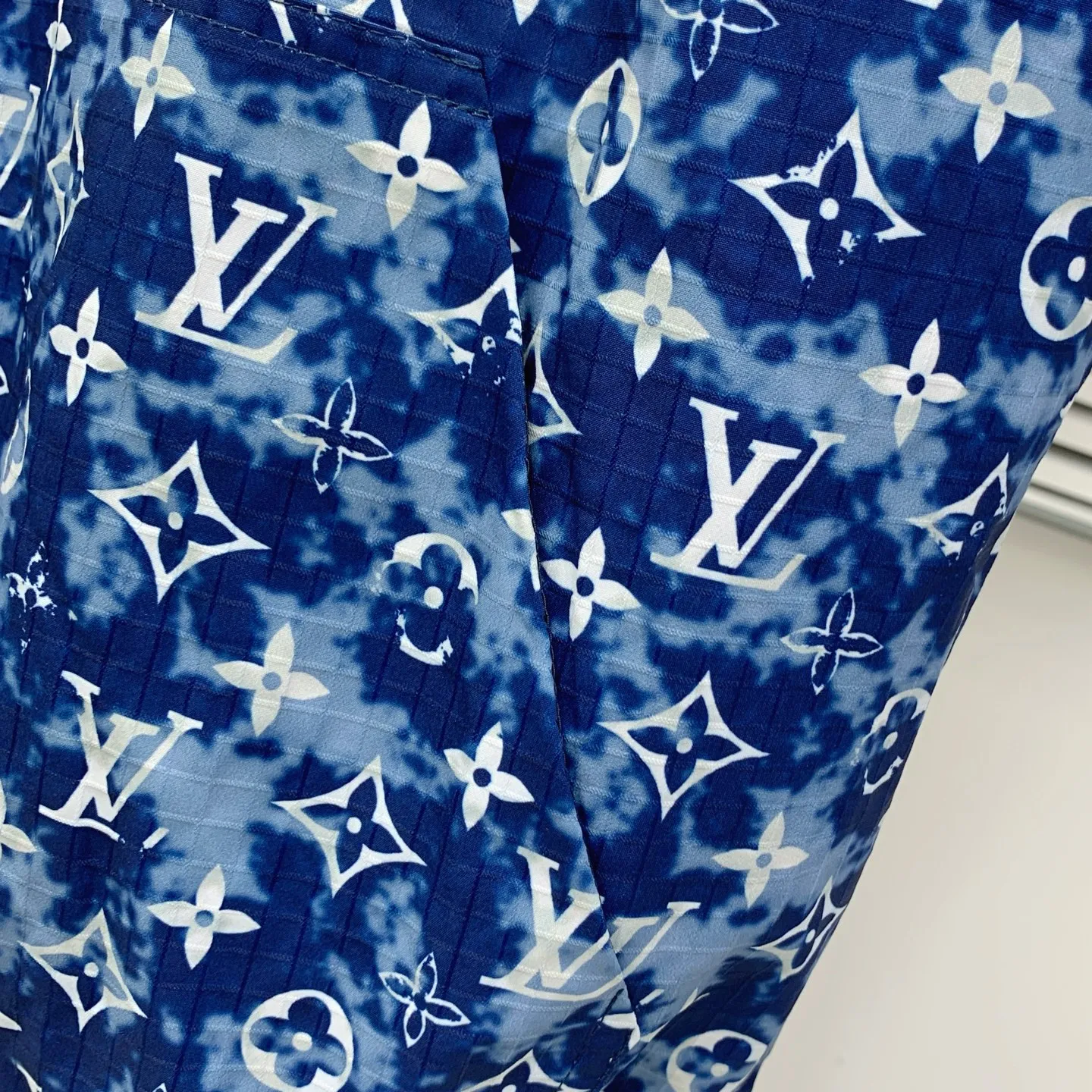 LOUIS VUITTON ブルー柄ジップアップジャケット - 画像 (8)