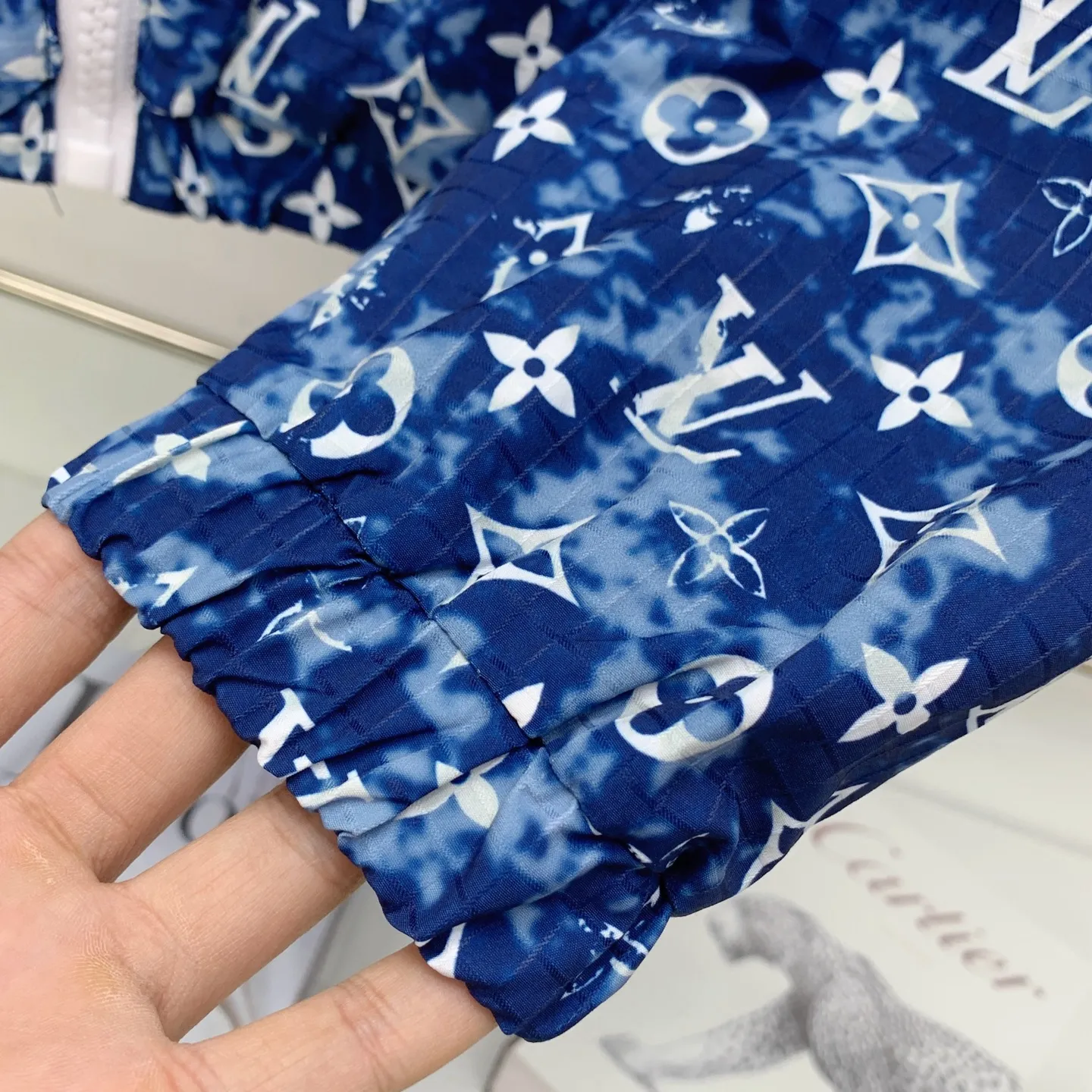 LOUIS VUITTON ブルー柄ジップアップジャケット - 画像 (9)