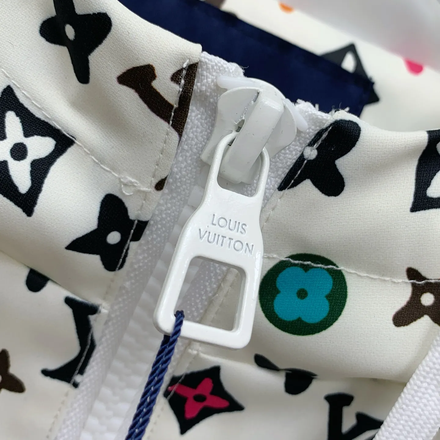 LOUIS VUITTON 2025秋冬ブルージャケット - 画像 (6)