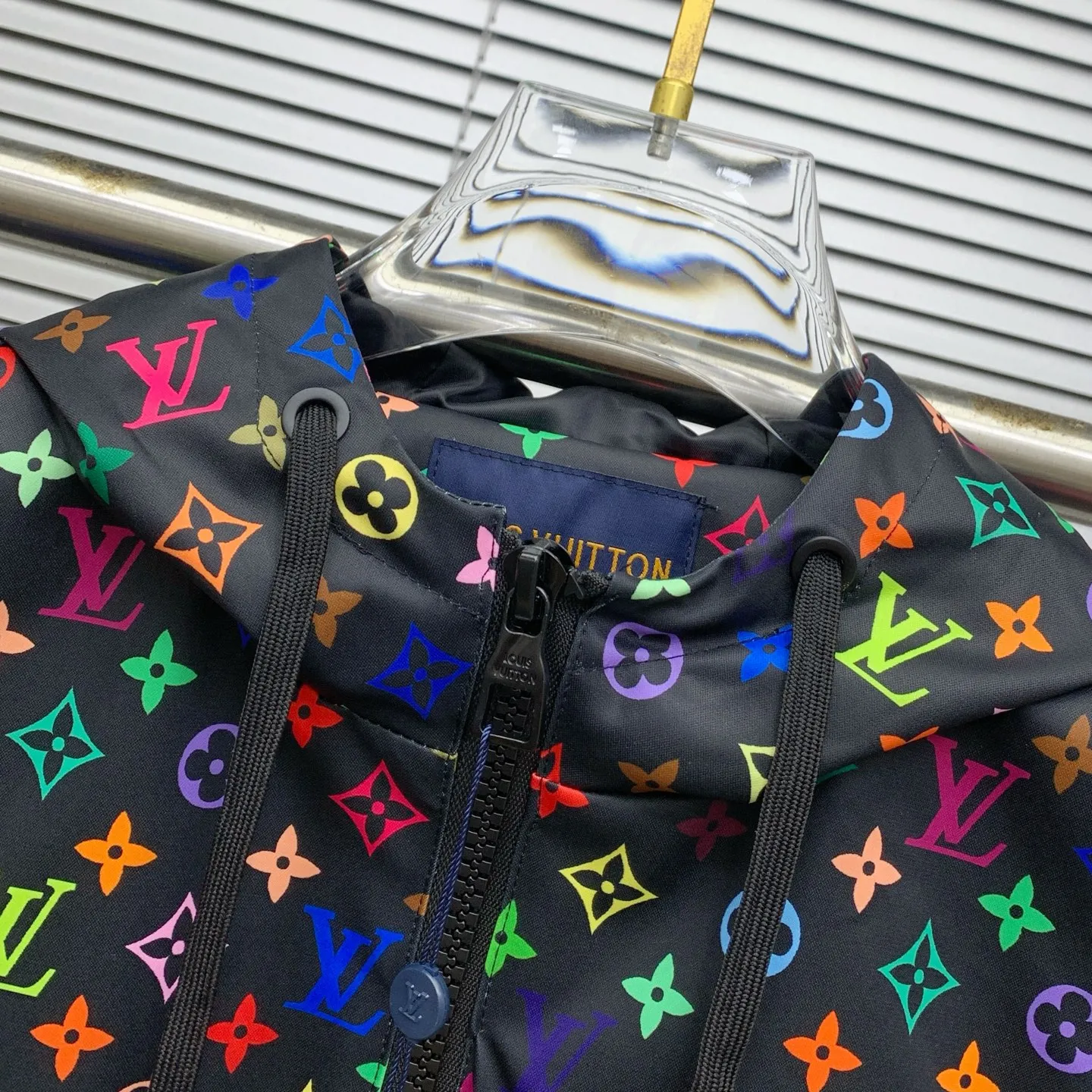 LOUIS VUITTON 2025秋冬ブルージャケット - 画像 (5)