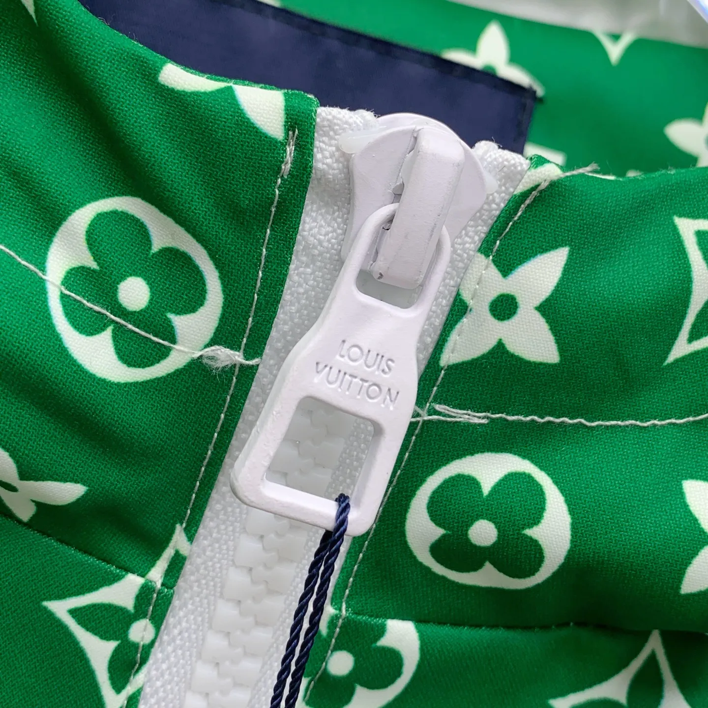 LOUIS VUITTON グリーン フルジップジャケット - 画像 (6)