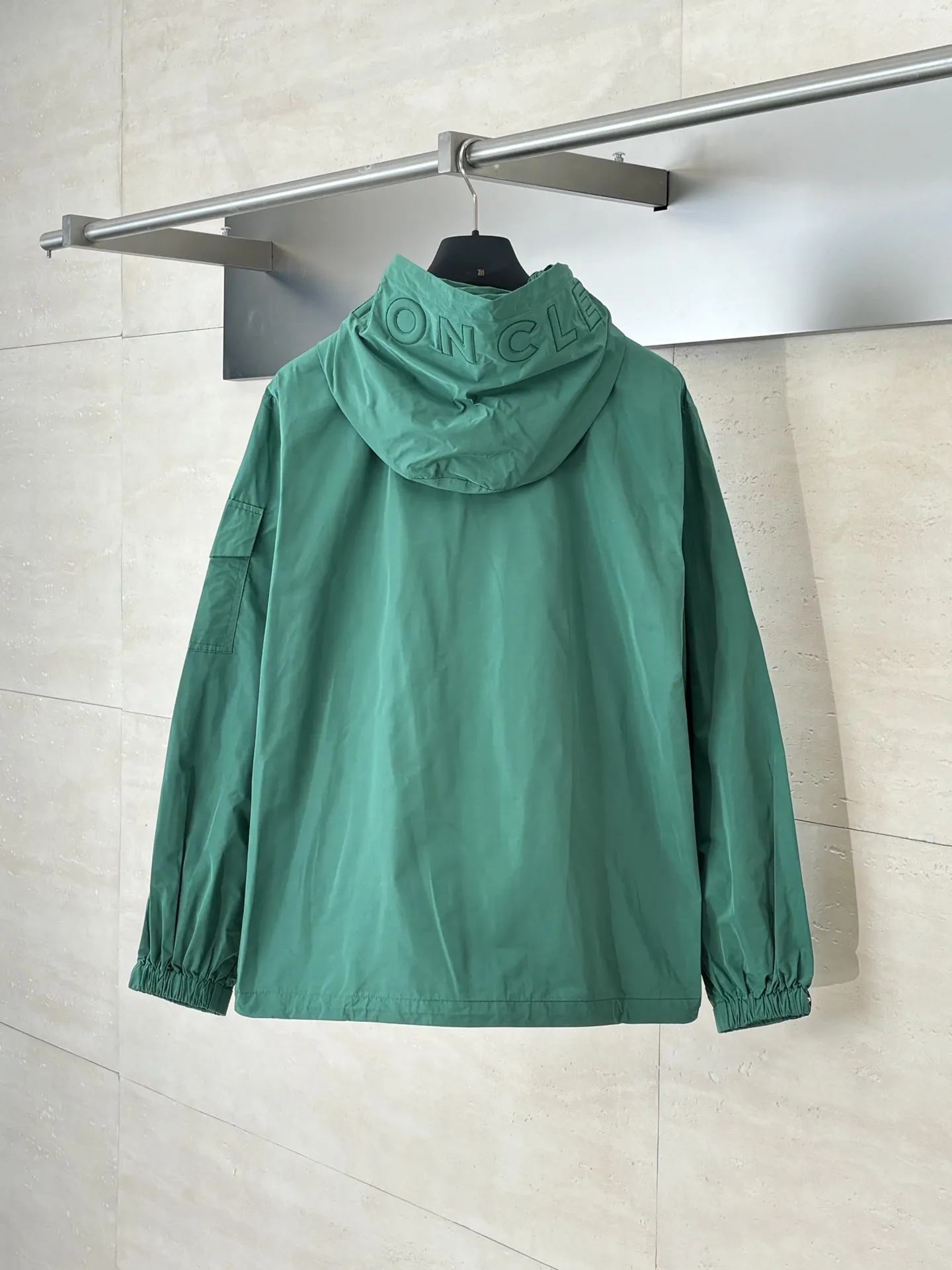 Moncler グリーン刺繍連帽休閑ジャケット - 画像 (3)