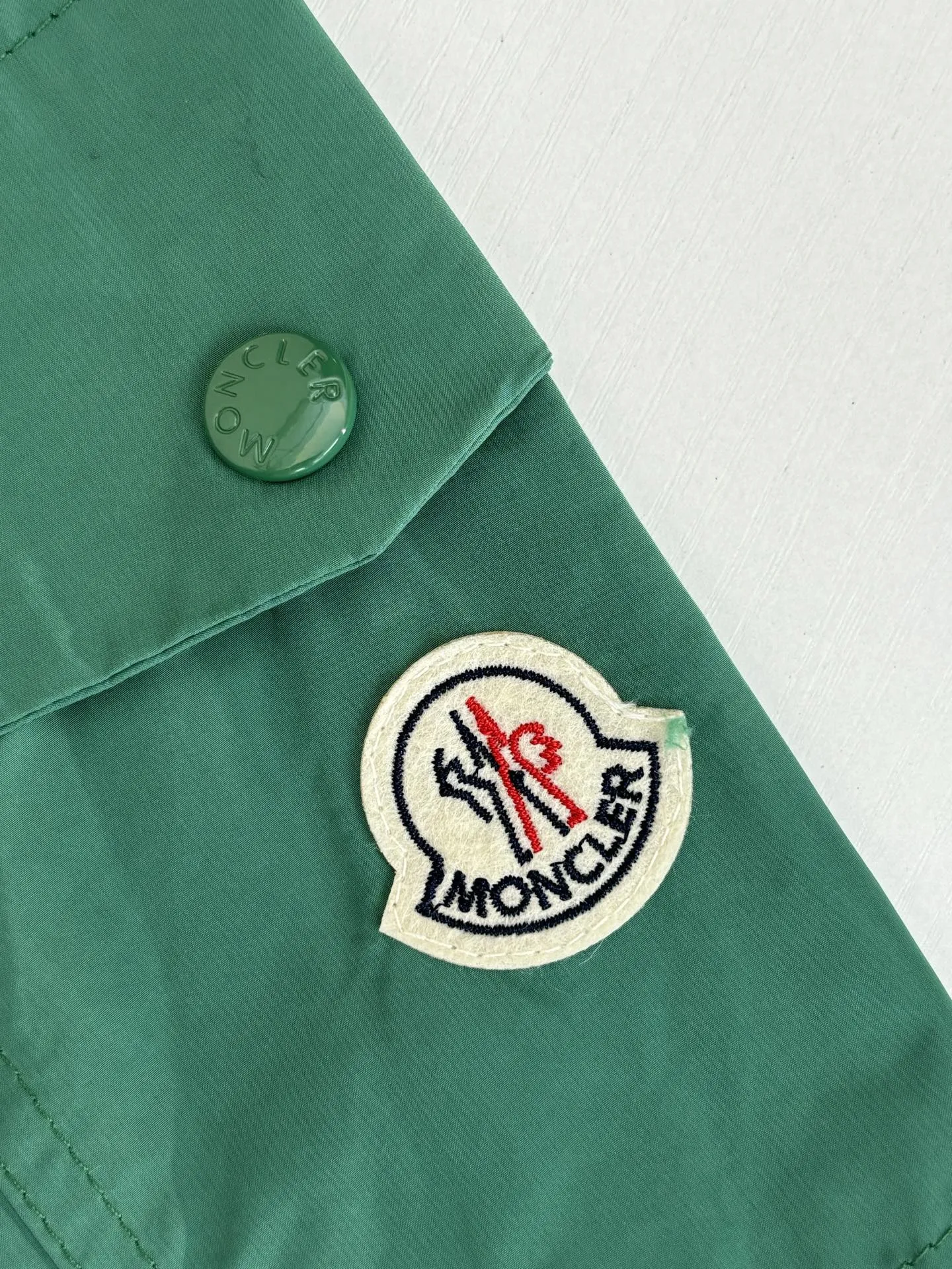 Moncler グリーン刺繍連帽休閑ジャケット - 画像 (14)