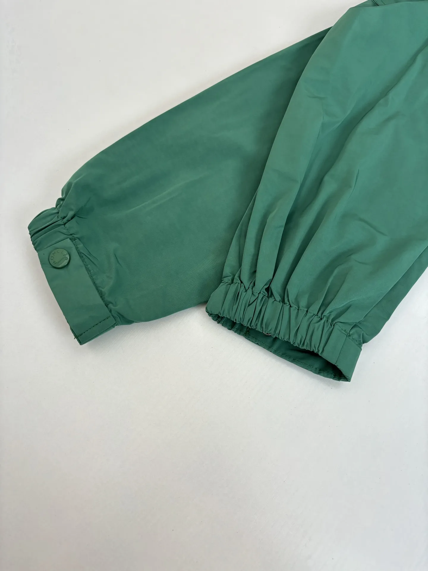 Moncler グリーン刺繍連帽休閑ジャケット - 画像 (15)