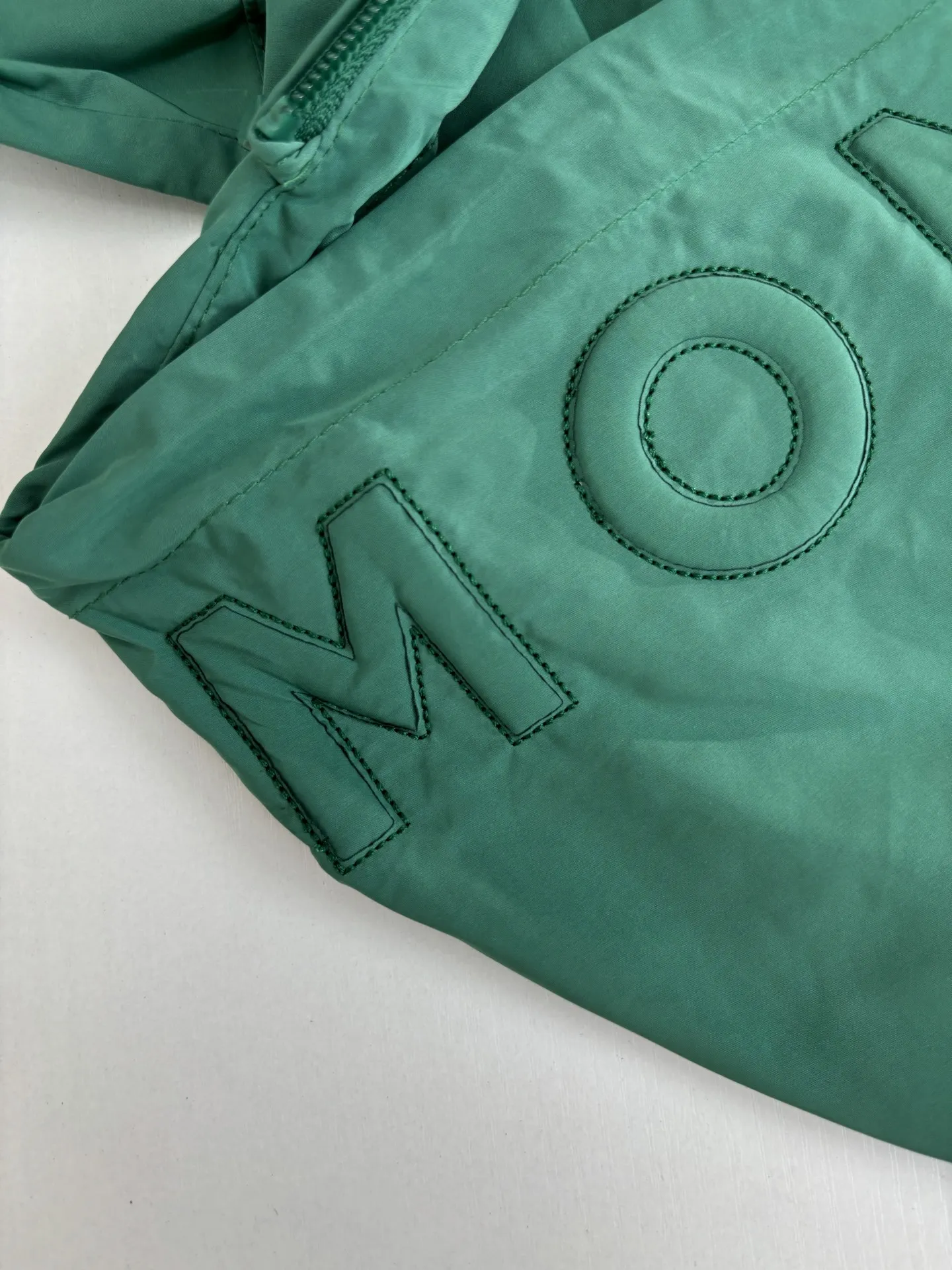 Moncler グリーン刺繍連帽休閑ジャケット - 画像 (16)