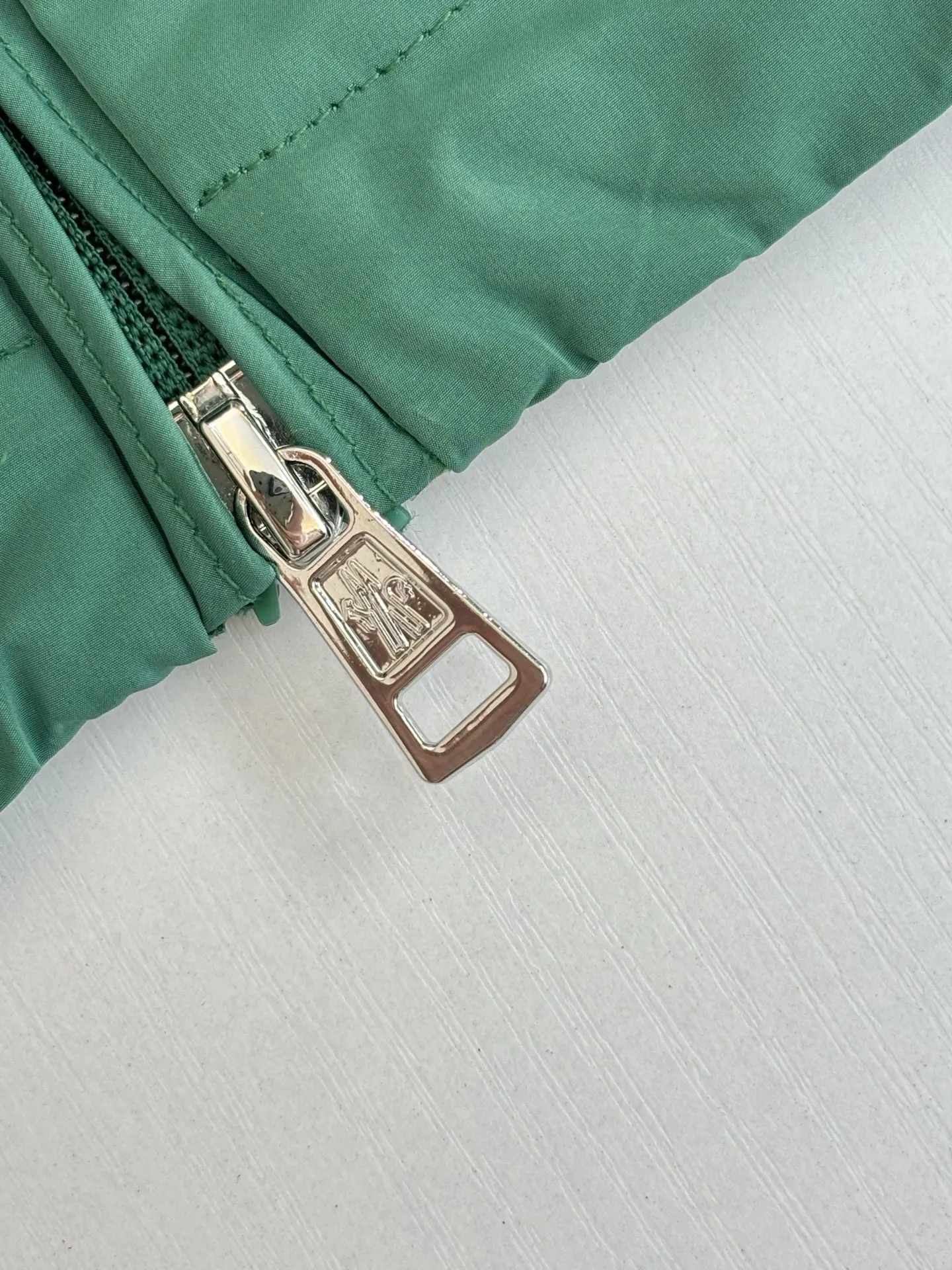 Moncler グリーン刺繍連帽休閑ジャケット - 画像 (10)