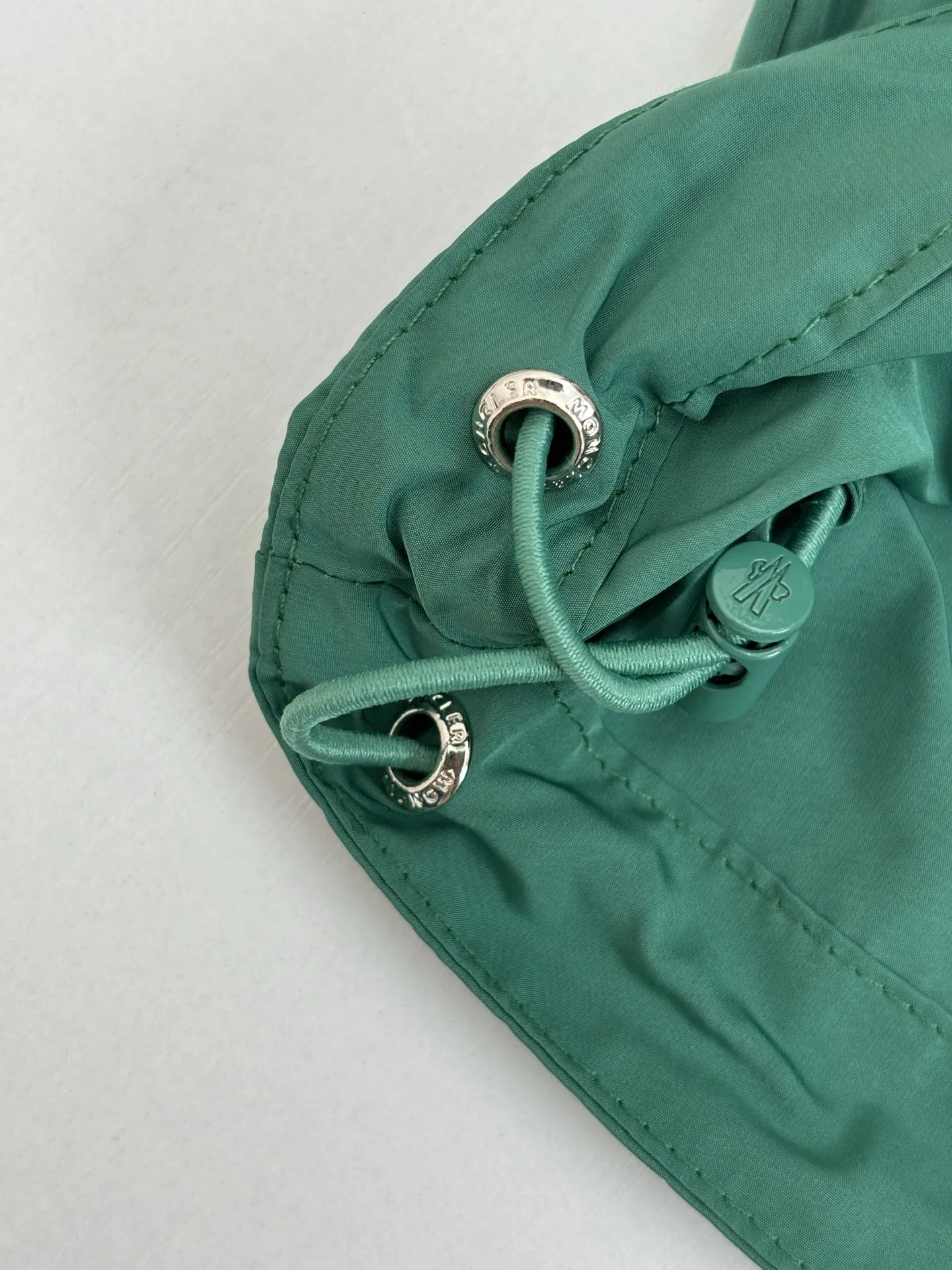 Moncler グリーン刺繍連帽休閑ジャケット - 画像 (11)