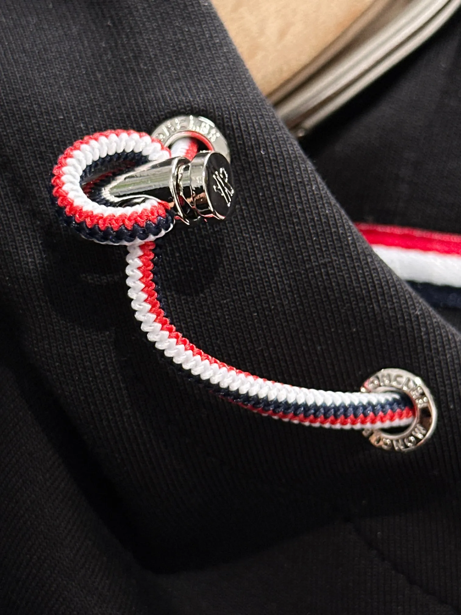 Moncler 2025秋冬黒色連帽ジップアップジャケット - 画像 (5)