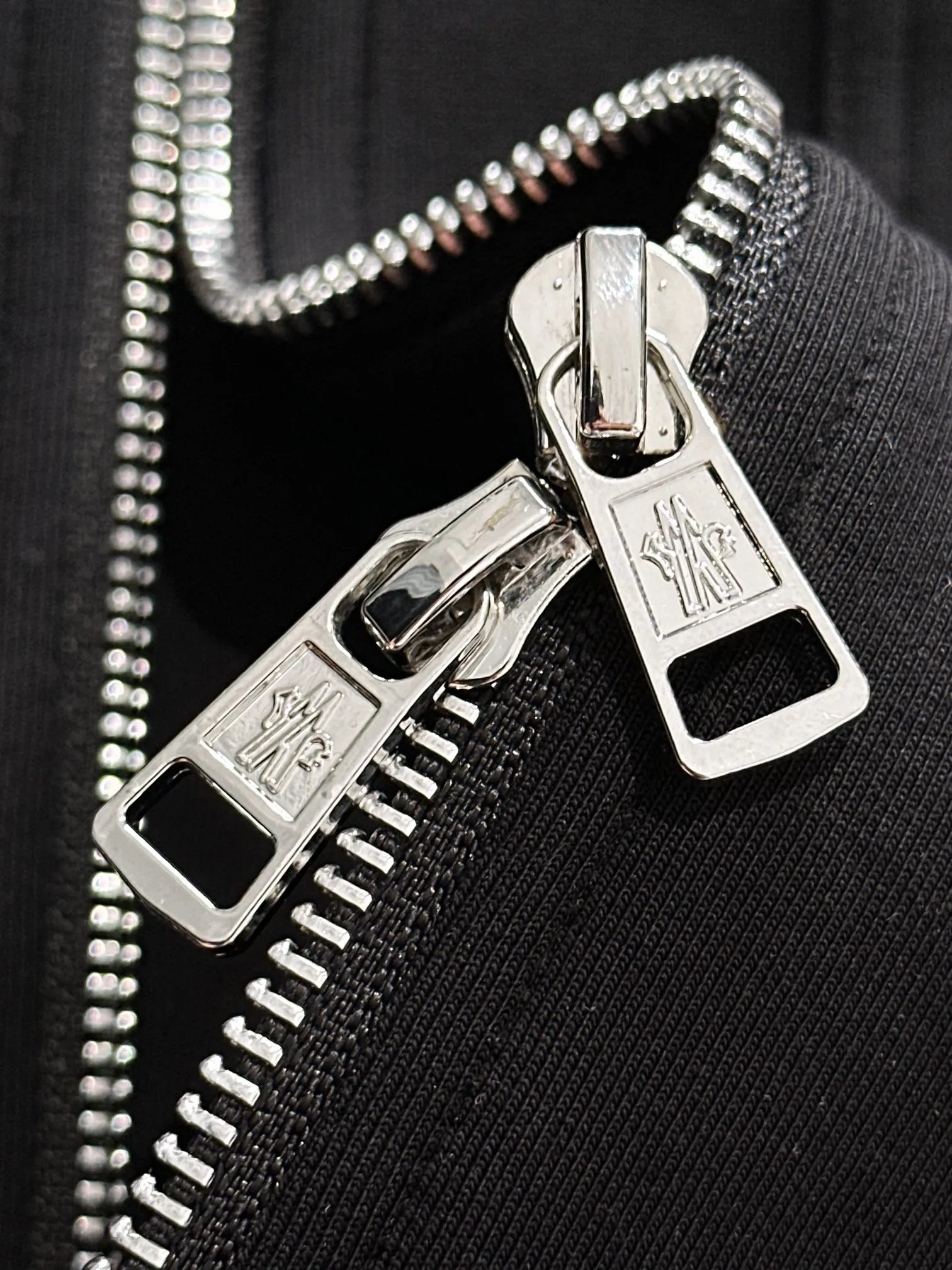 Moncler 2025秋冬黒色連帽ジップアップジャケット - 画像 (7)