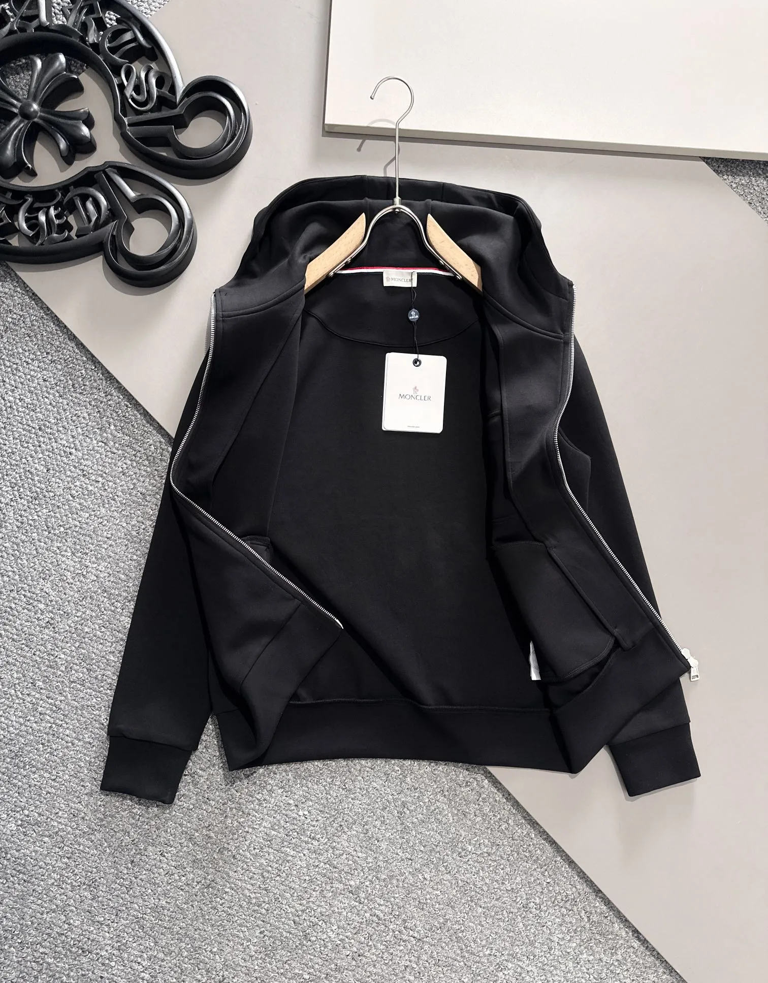 Moncler 2025秋冬黒色連帽ジップアップジャケット - 画像 (9)