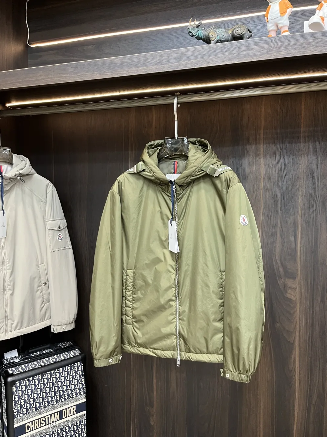 Moncler 2025ss 秋の新作グリーンフード付きジャケット - 画像 (3)