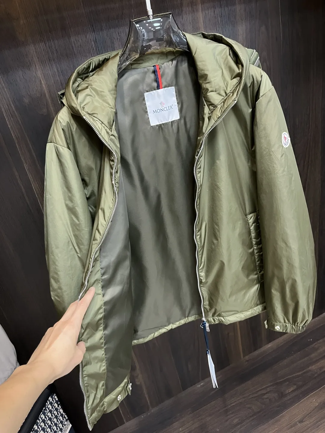 Moncler 2025ss 秋の新作グリーンフード付きジャケット - 画像 (4)