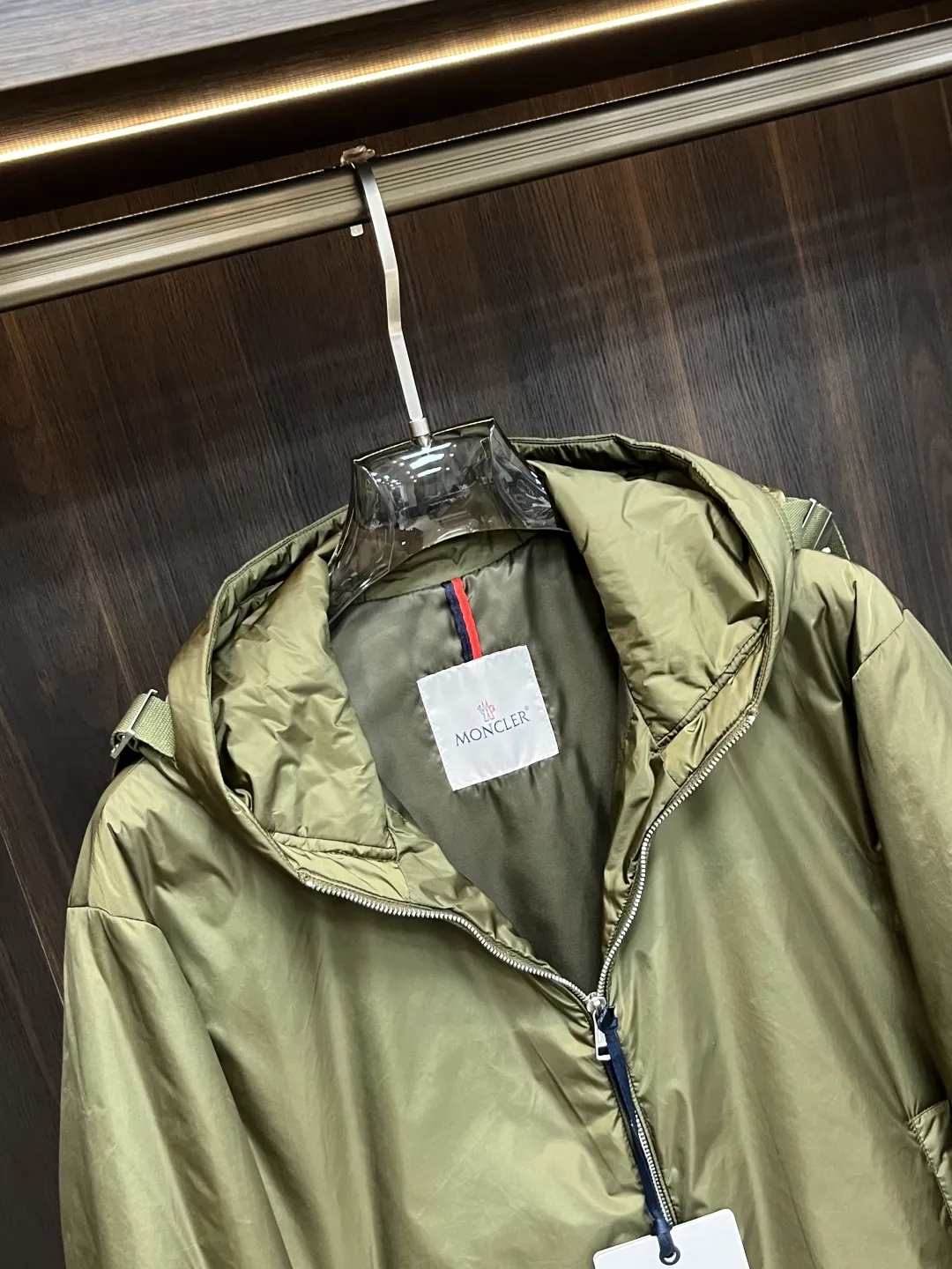 Moncler 2025ss 秋の新作グリーンフード付きジャケット - 画像 (7)