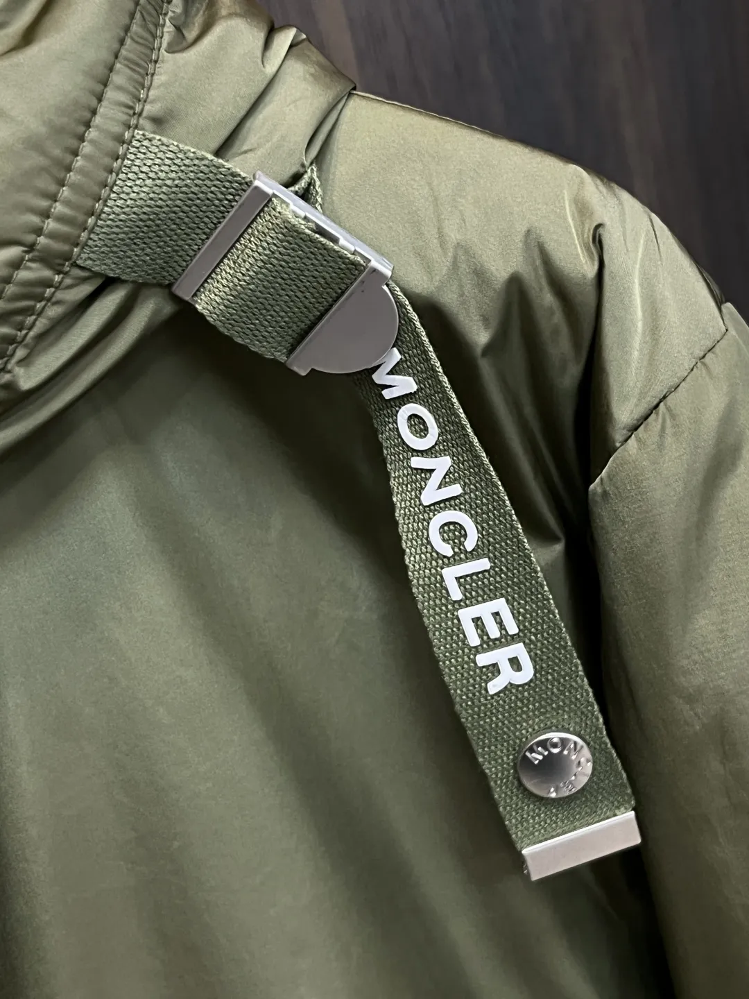 Moncler 2025ss 秋の新作グリーンフード付きジャケット - 画像 (8)