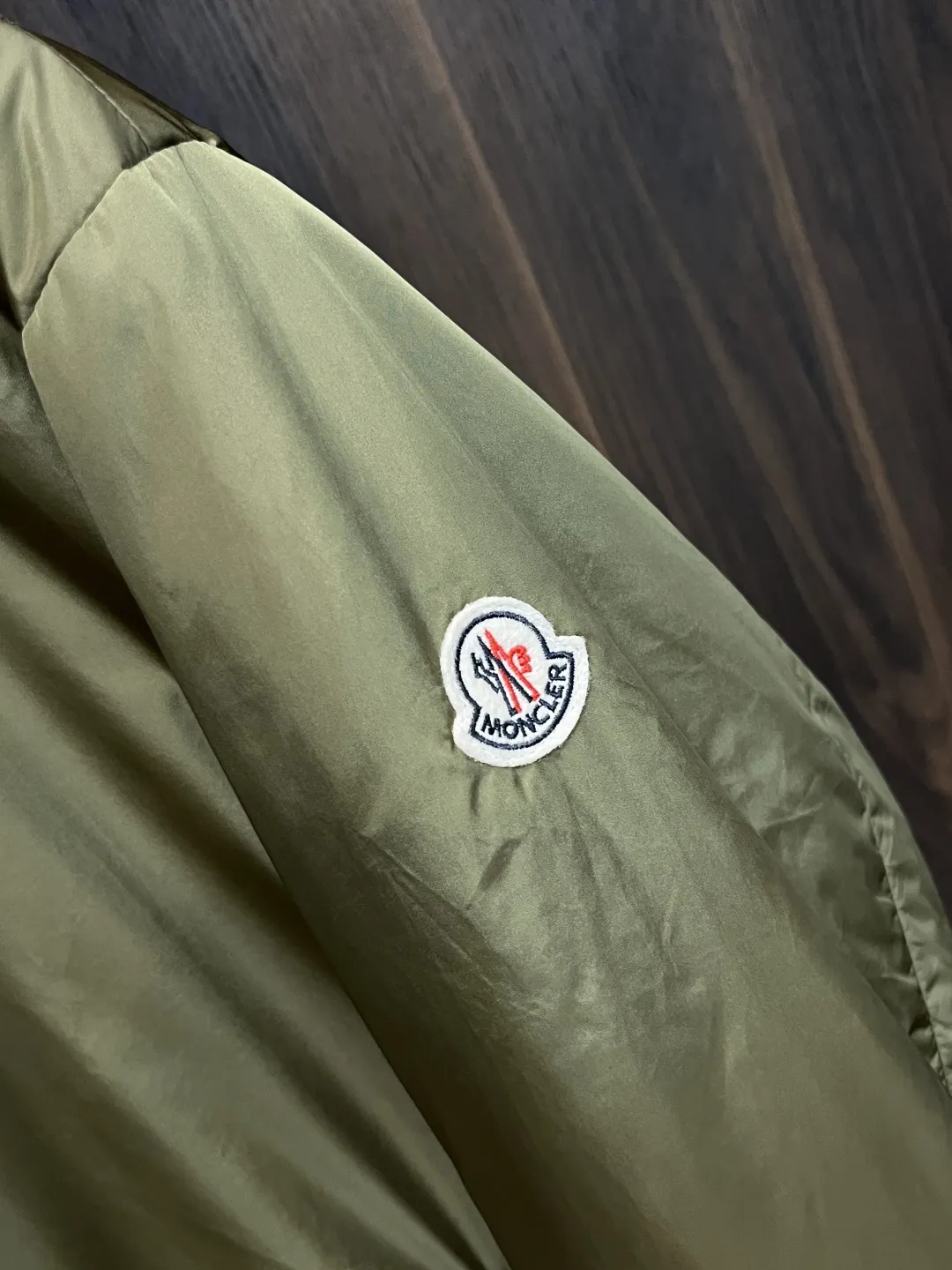 Moncler 2025ss 秋の新作グリーンフード付きジャケット - 画像 (10)