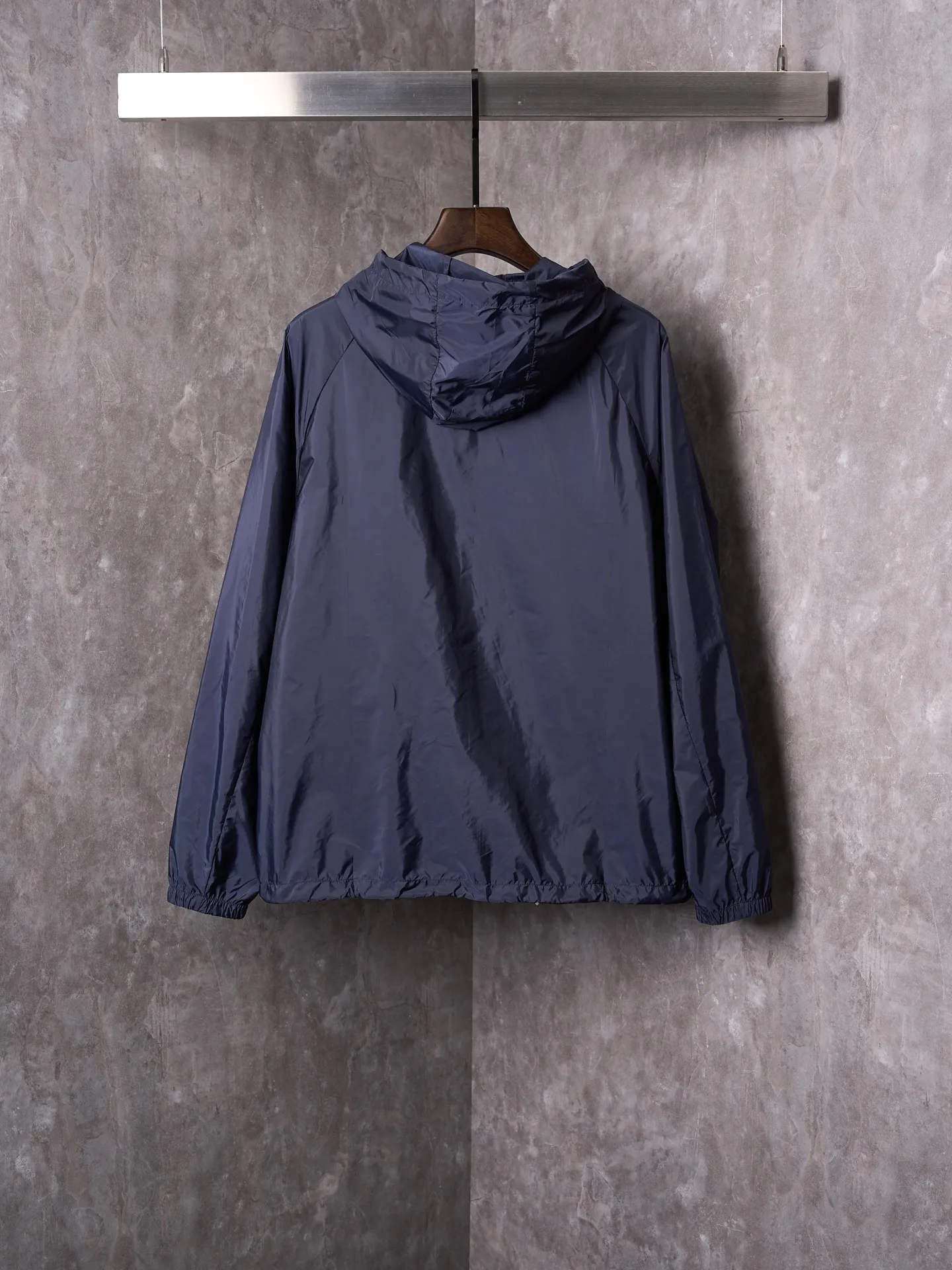 PRADA再生ナイロンジャケットネイビー三角マーク - 画像 (3)