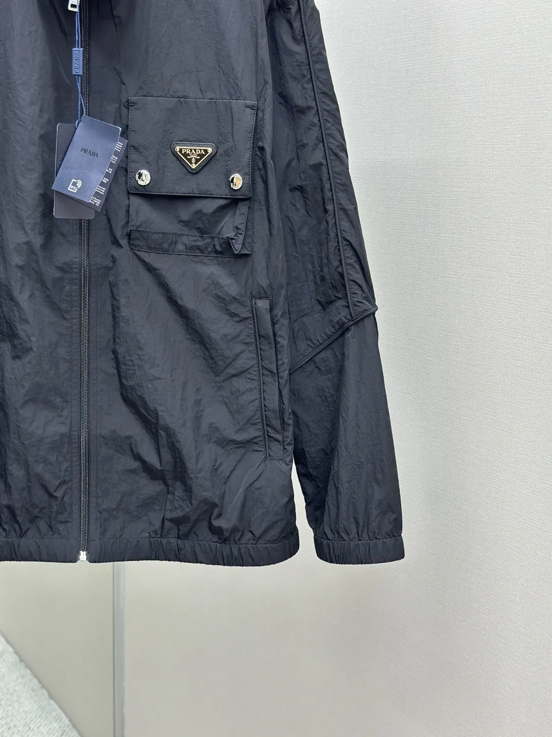 PRADA 25SS新款ニロンジャケット黒 - 画像 (8)