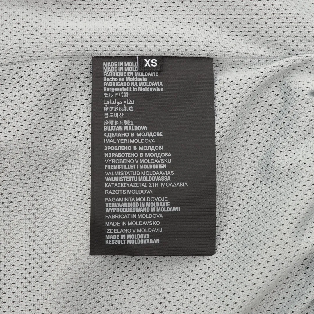 PRADA グレー ロゴプリント ウインドブレーカー - 画像 (9)