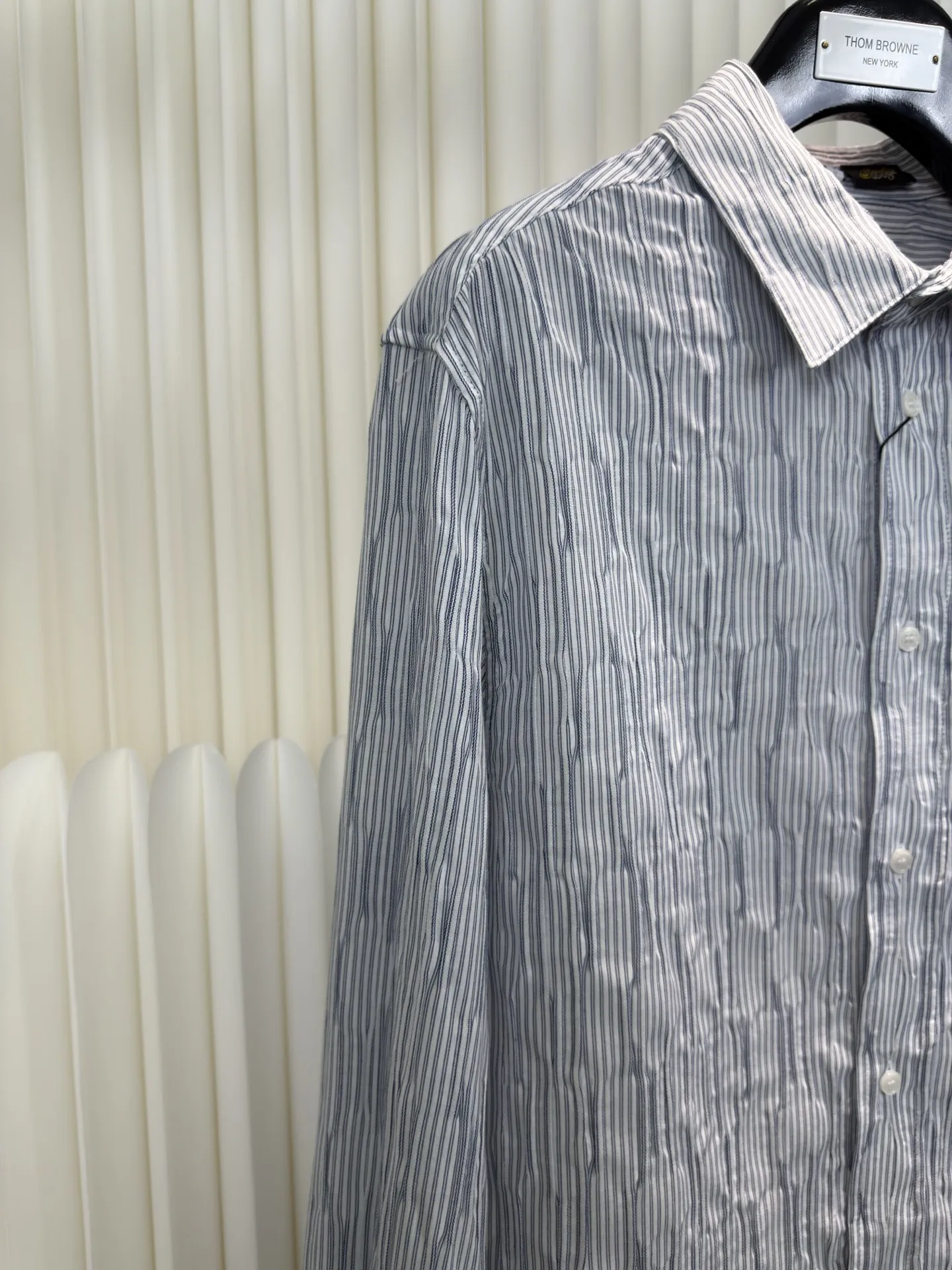 ロエウエ新作黒のチェック柄長袖シャツ - 画像 (5)