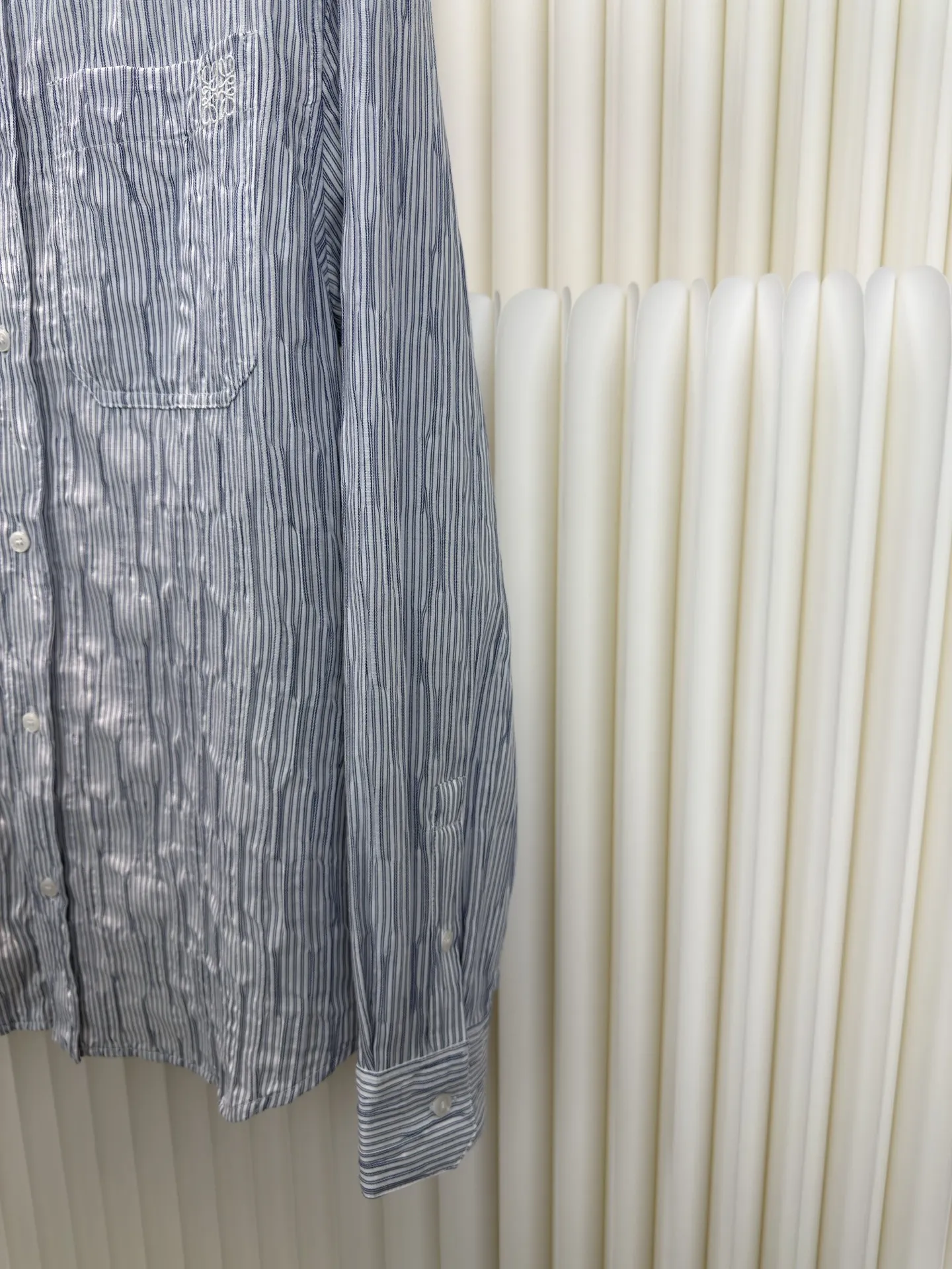 ロエウエ新作黒のチェック柄長袖シャツ - 画像 (6)