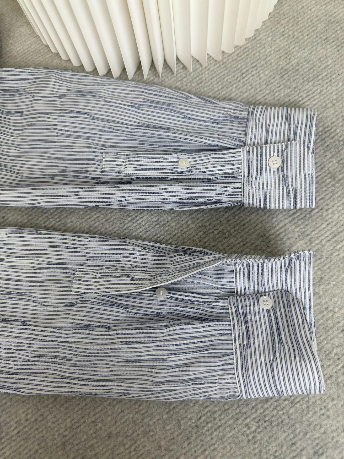 ロエウエ新作黒のチェック柄長袖シャツ - 画像 (10)