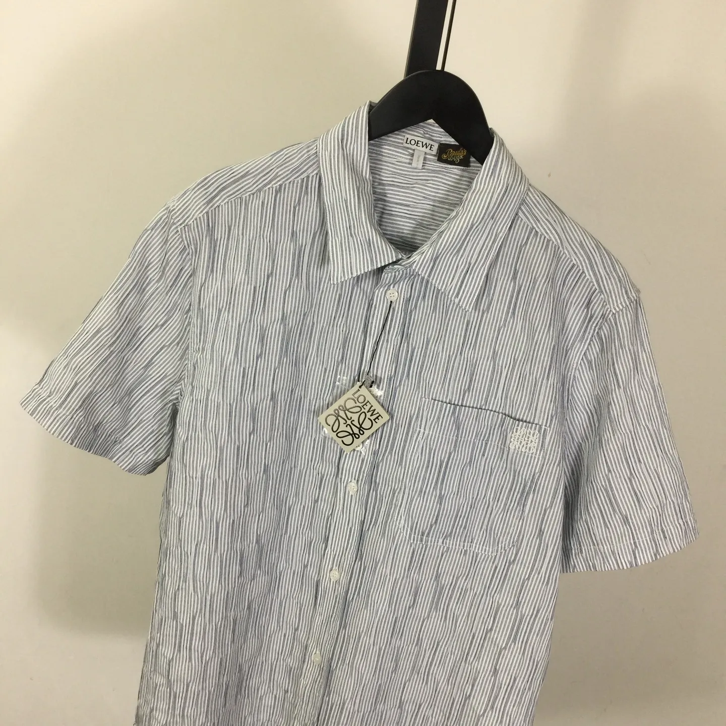 ロエウェ2025ss新作黒い縞模様の波状テクスチャシャツ - 画像 (5)