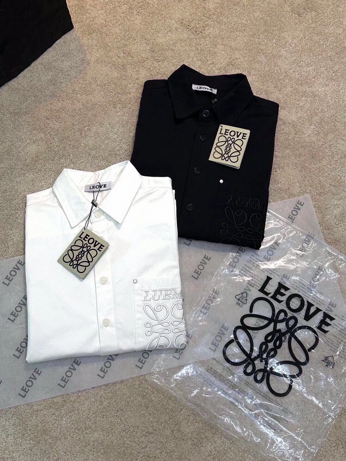 ロエウ新作黒のチェック柄シャツ - 画像 (8)