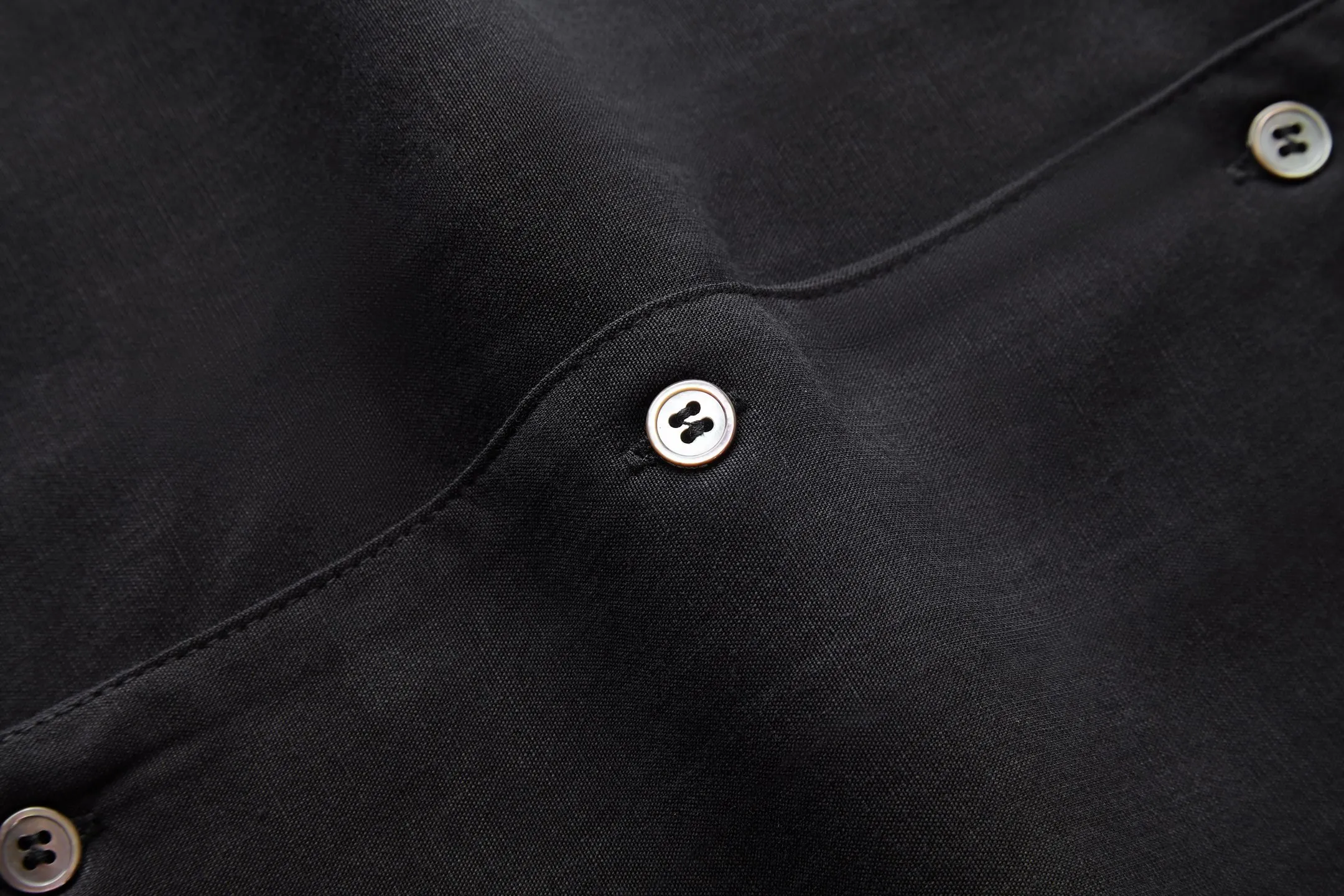 LOEWE新作黒のチェック柄シルクシャツ - 画像 (7)