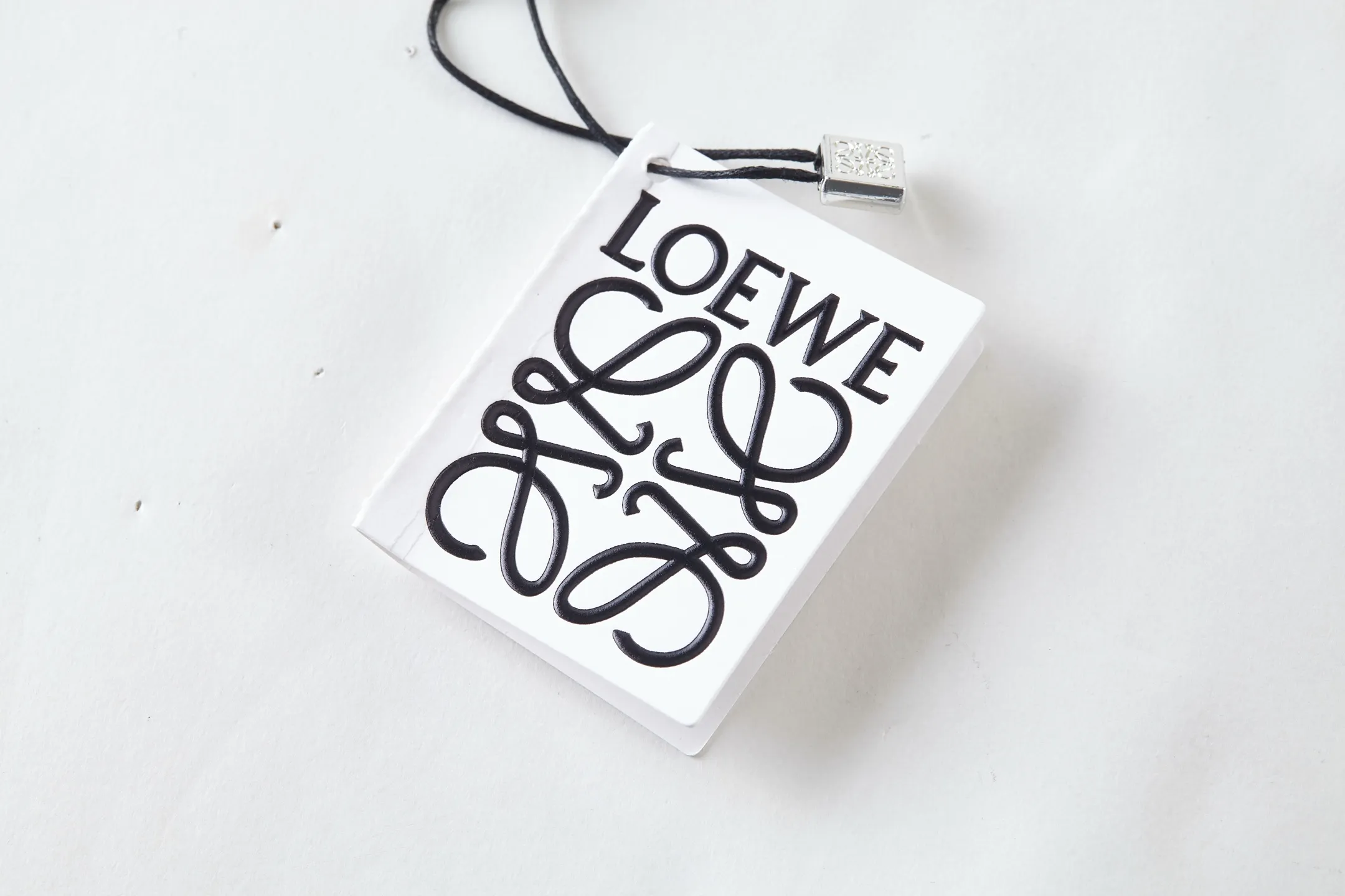 LOEWE新作黒のチェック柄シルクシャツ - 画像 (10)