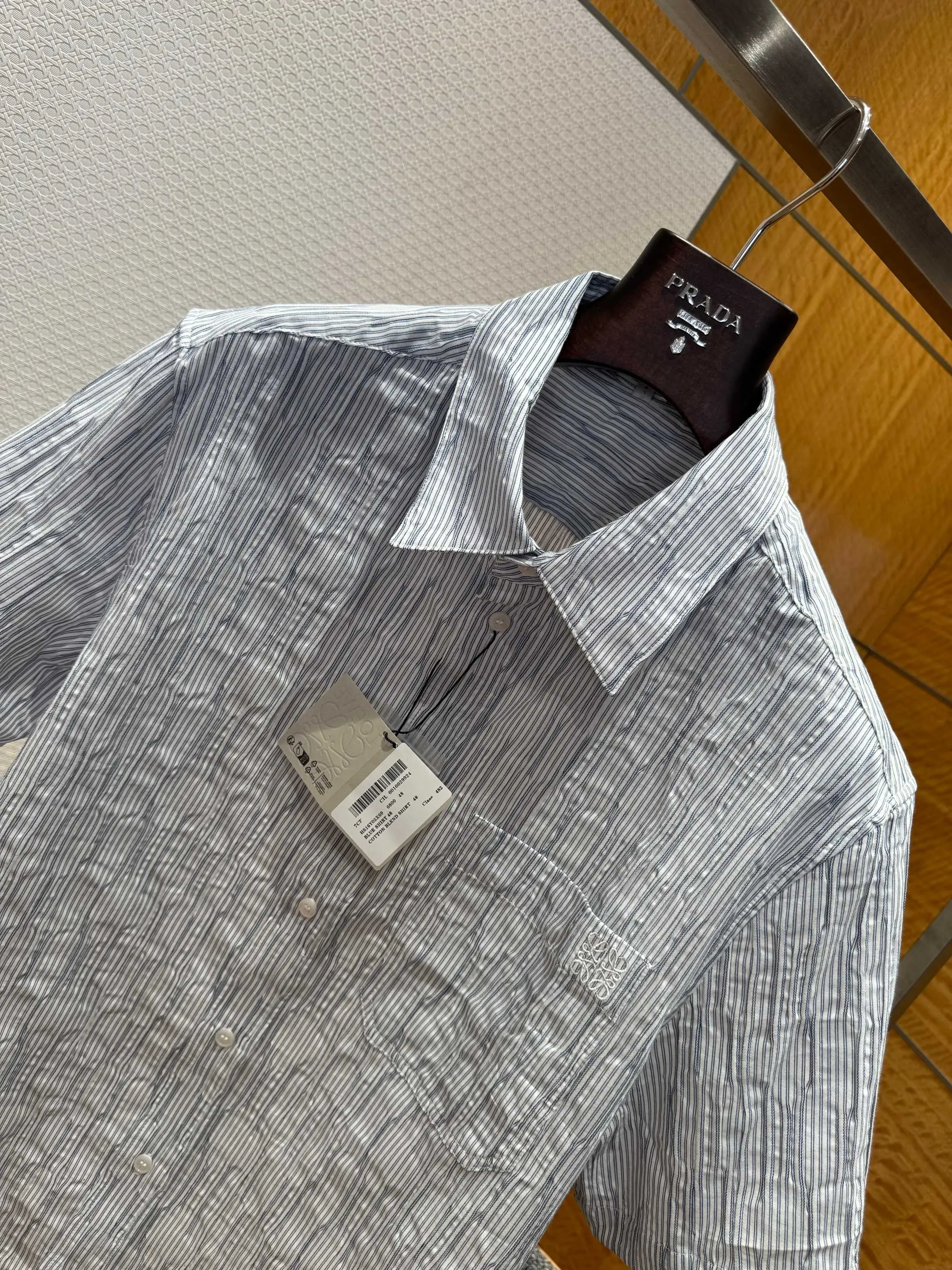 LOEWE新作白のストライプの波模様のシャツ - 画像 (4)