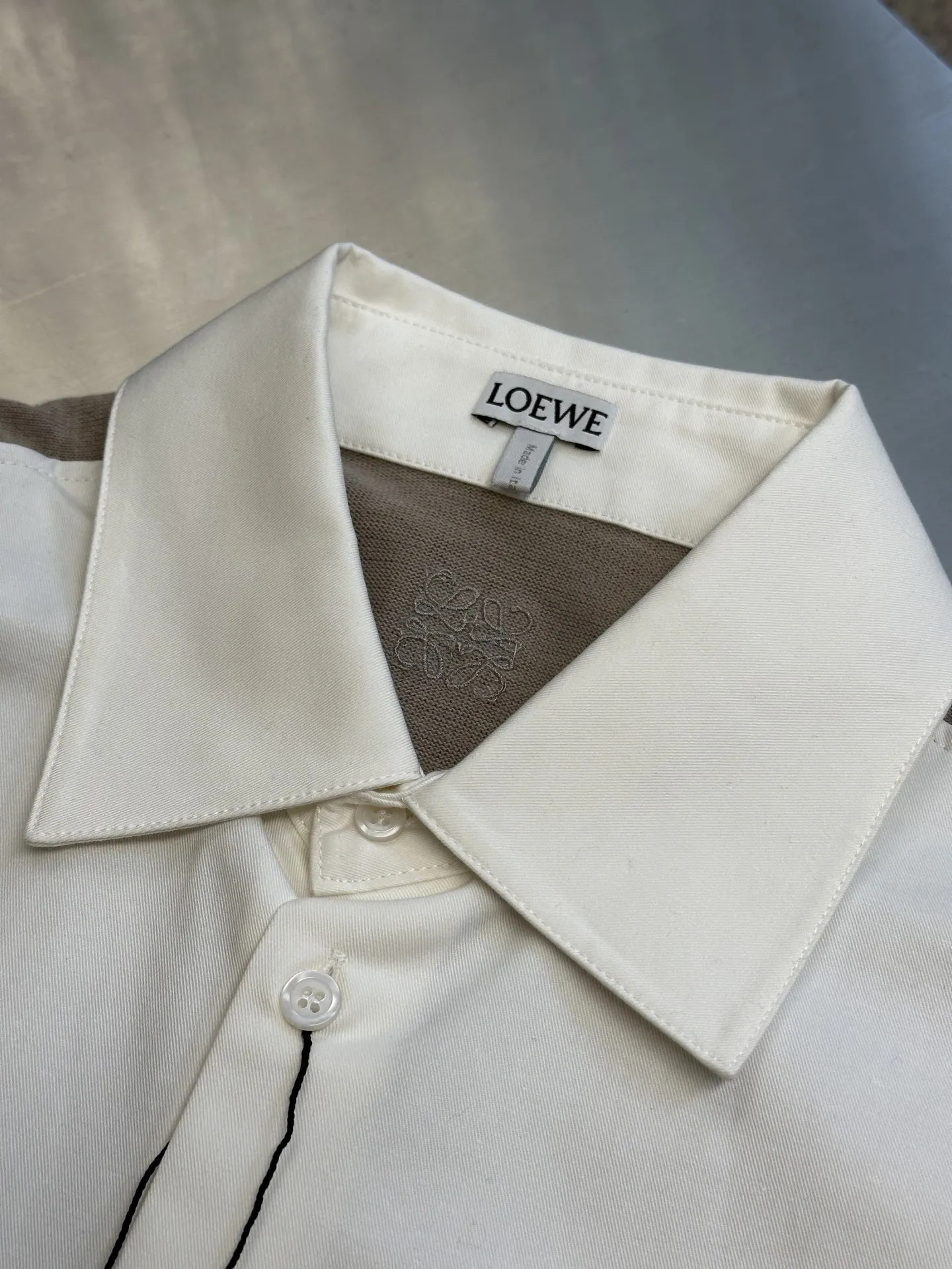 ロエベ 新作 ホワイトのパッチワークウールブレンドシャツ - 画像 (6)