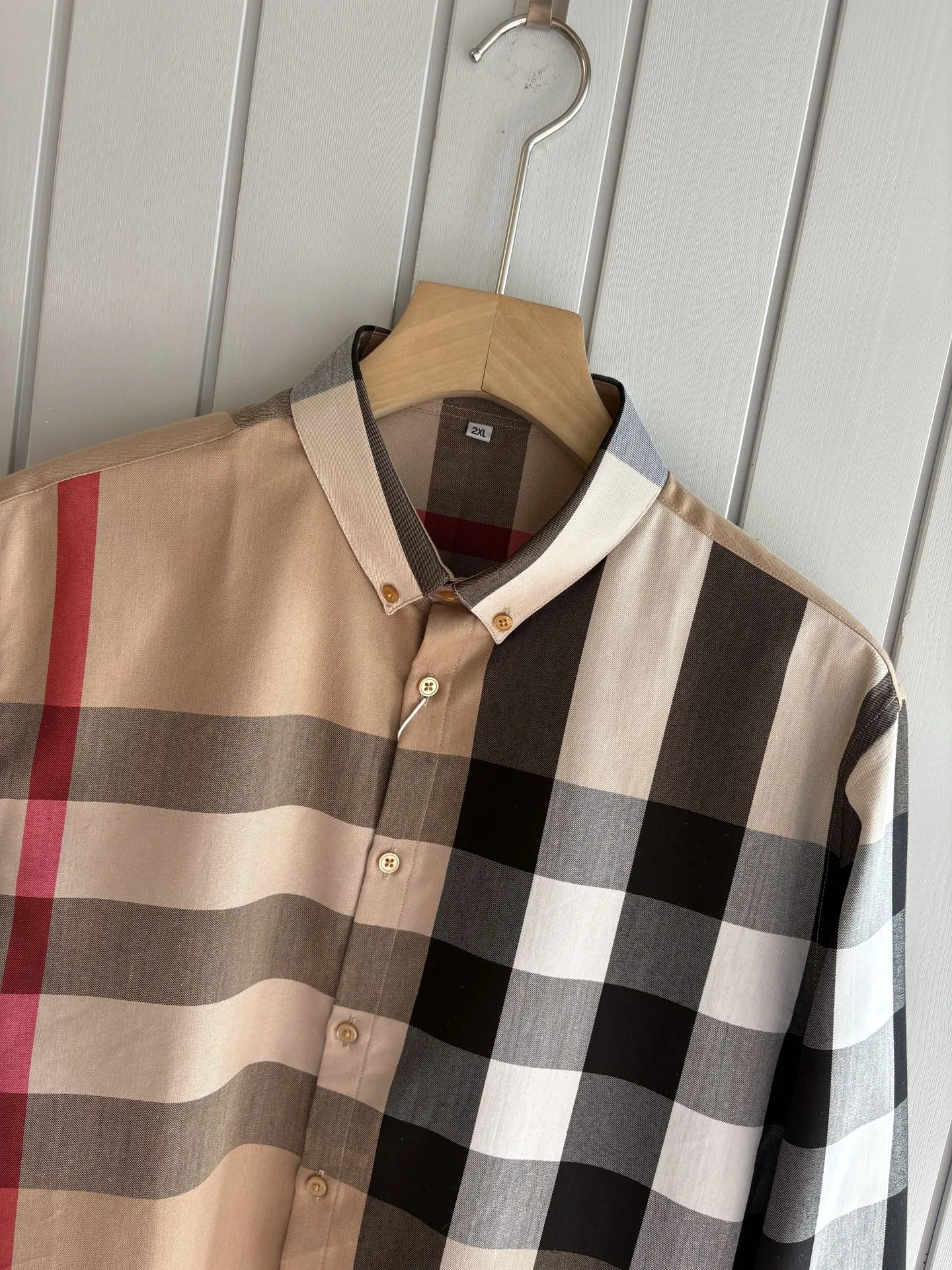 バーバリーレディース新作黒のチェック柄シャツ - 画像 (4)