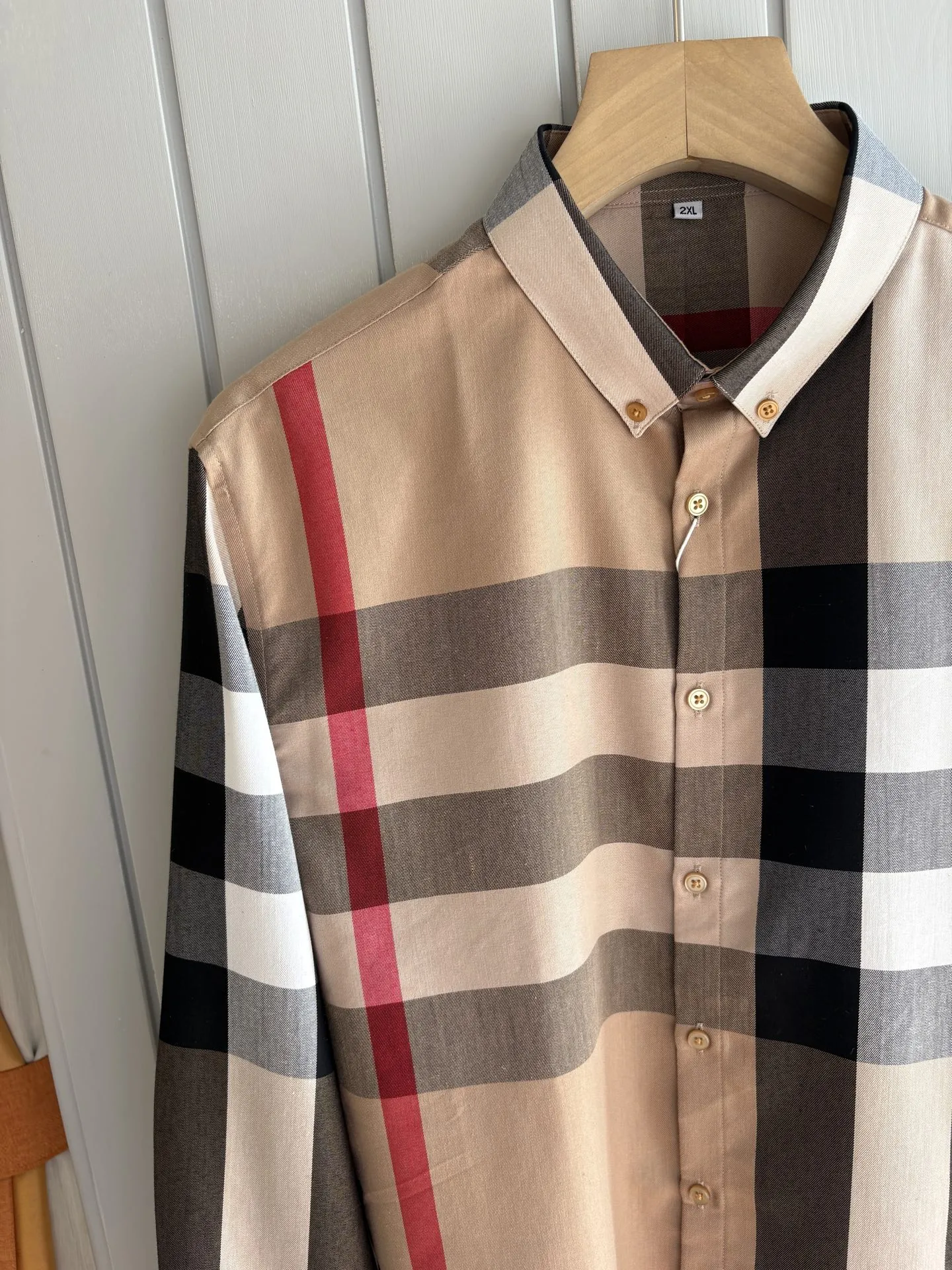 バーバリーレディース新作黒のチェック柄シャツ - 画像 (6)